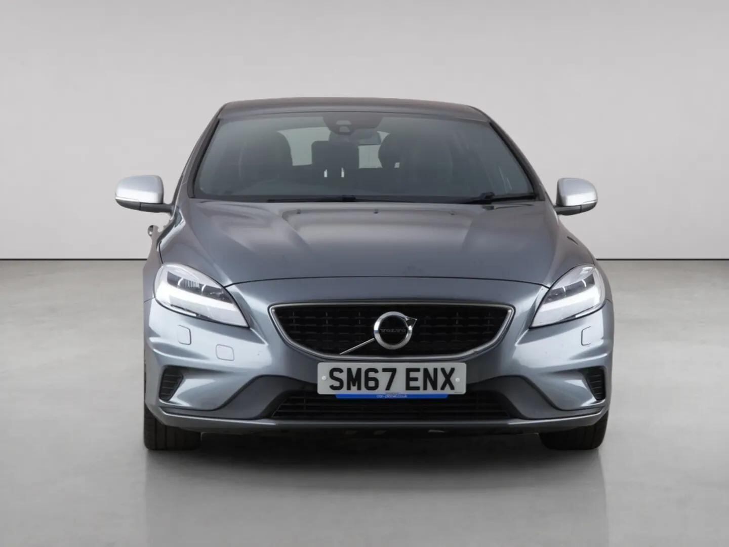 Volvo V40 view 5