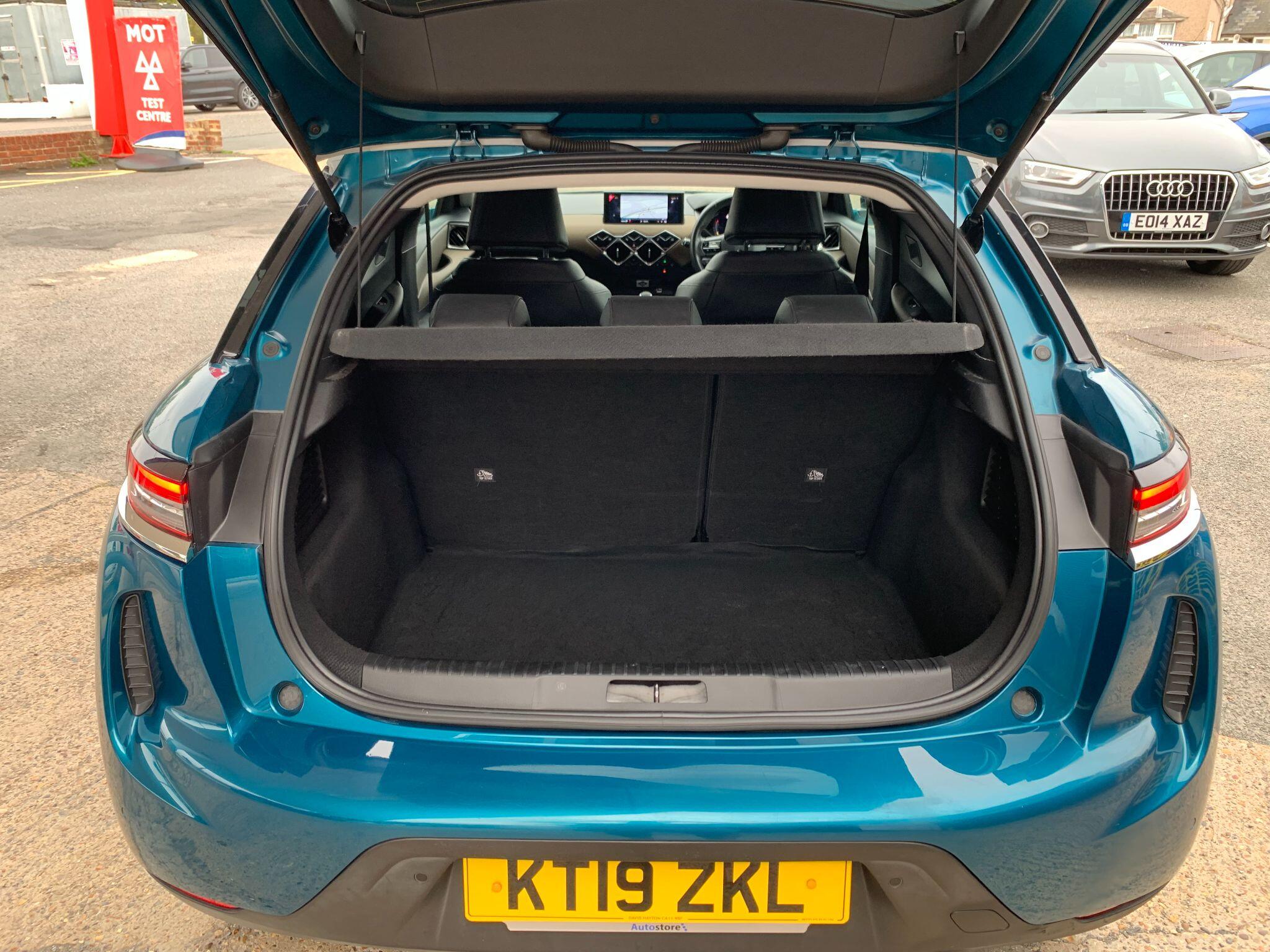 DS Automobiles DS 3 Crossback view 24