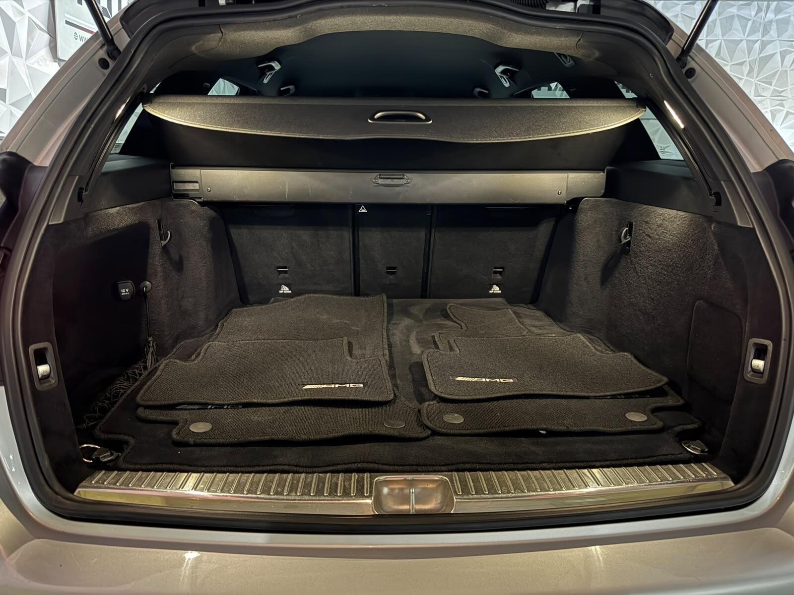 Mercedes-Benz C Class view 50
