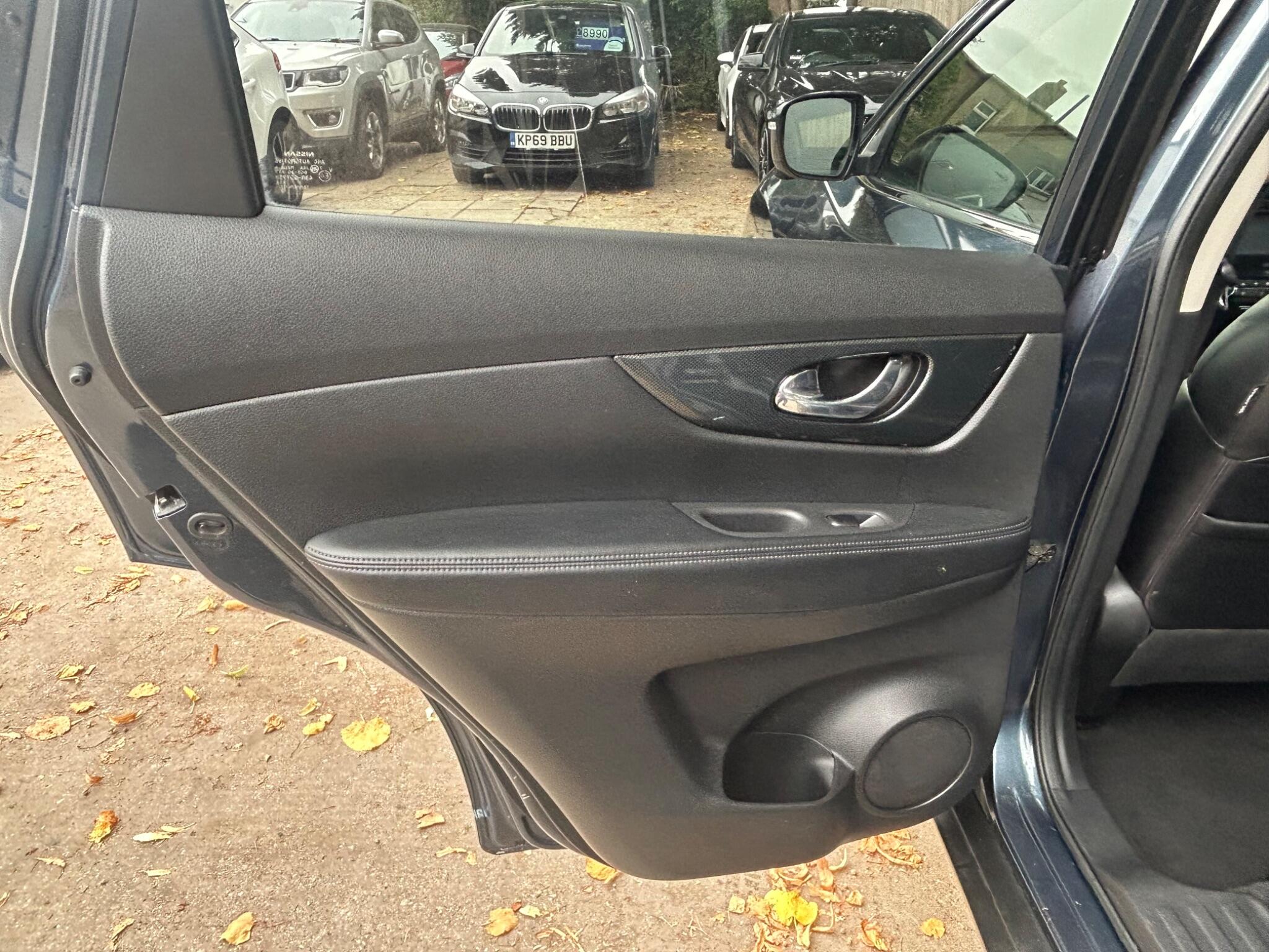 Nissan X-Trail view 34