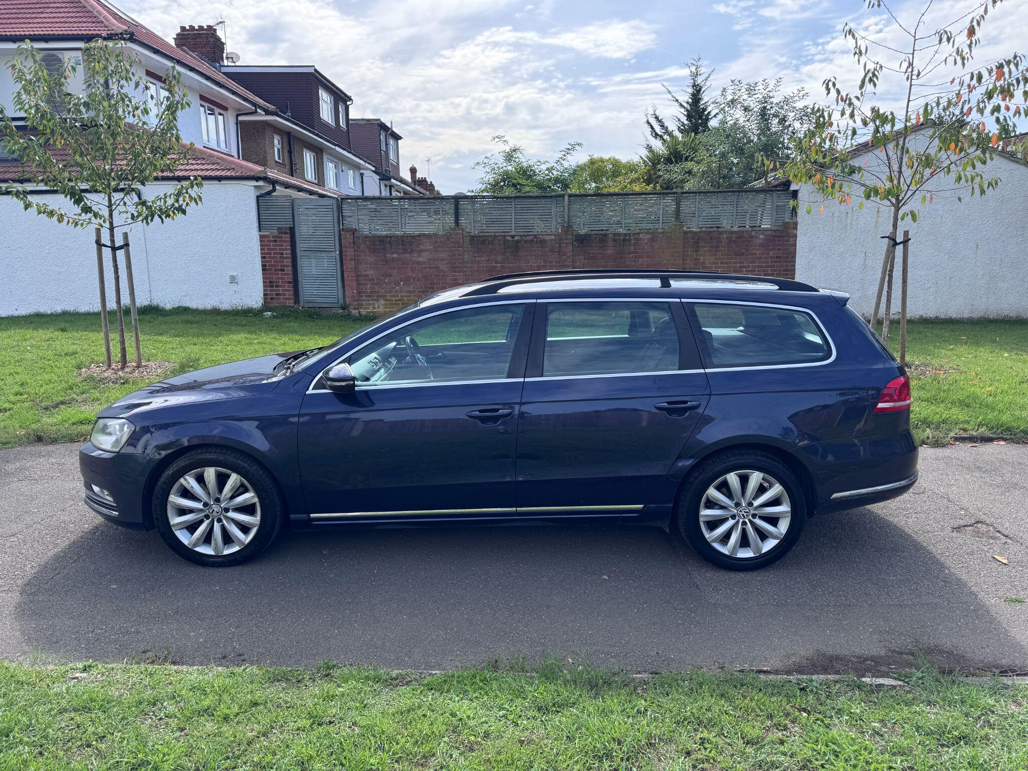 2011 Volkswagen Passat image 11