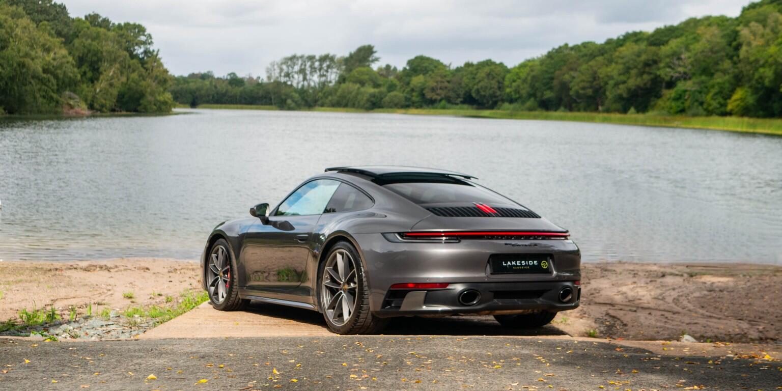 Porsche 911 view 4