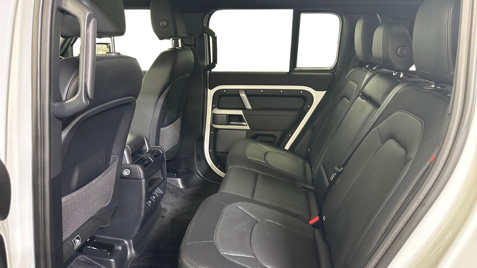 Land Rover Defender view 4