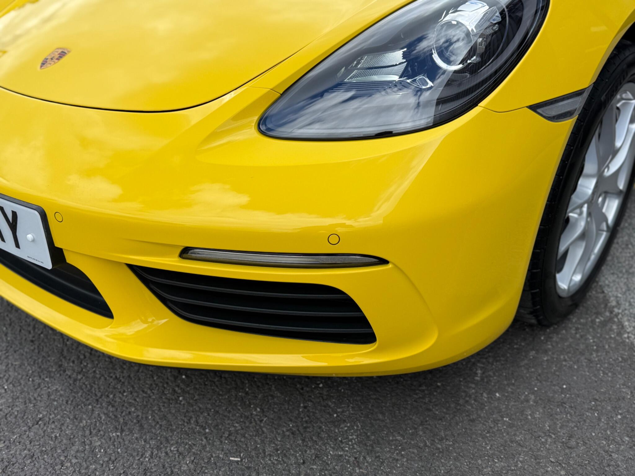 Porsche 718 Cayman view 40