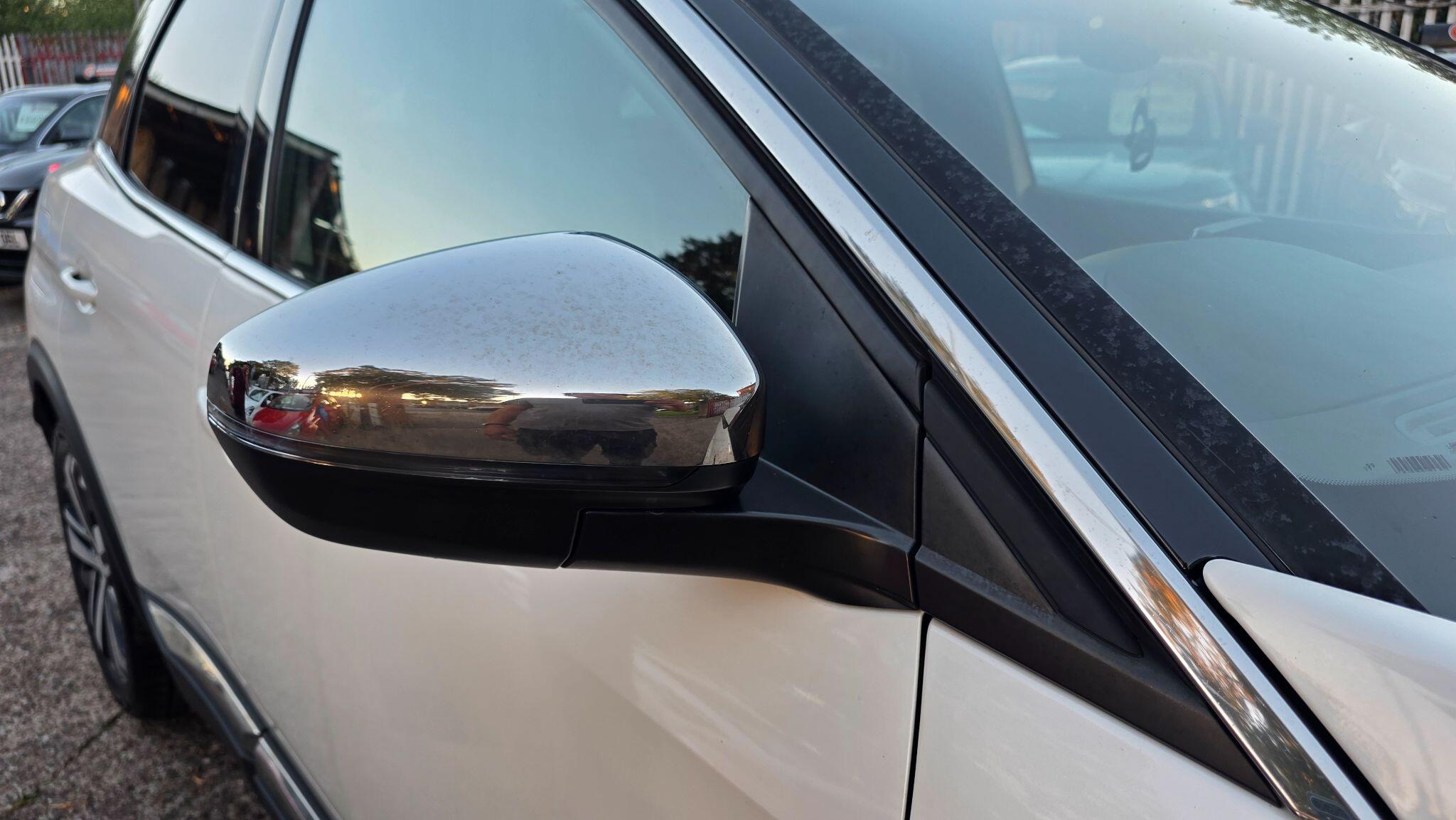 Peugeot 3008 view 16