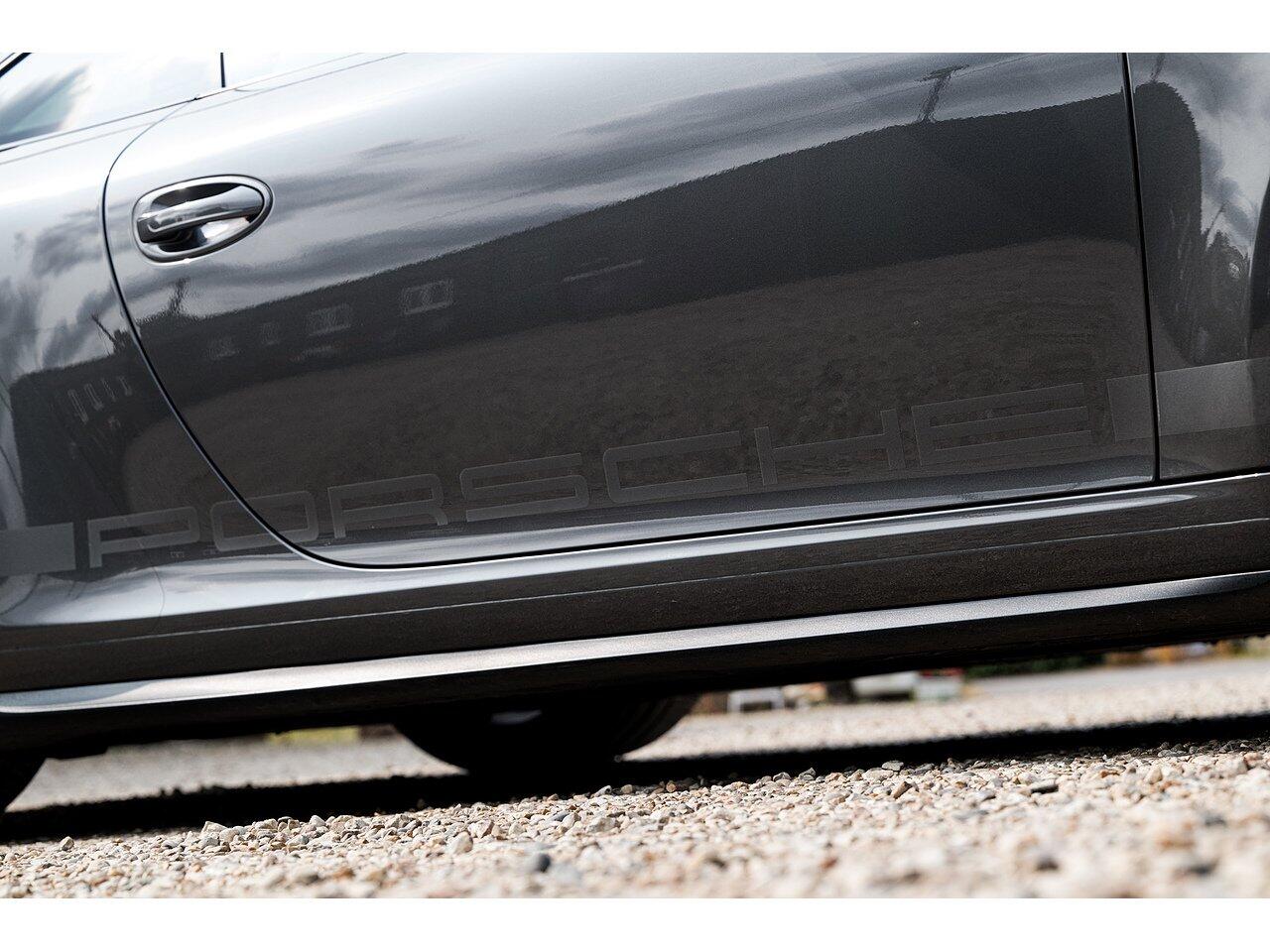 Porsche 911 view 30