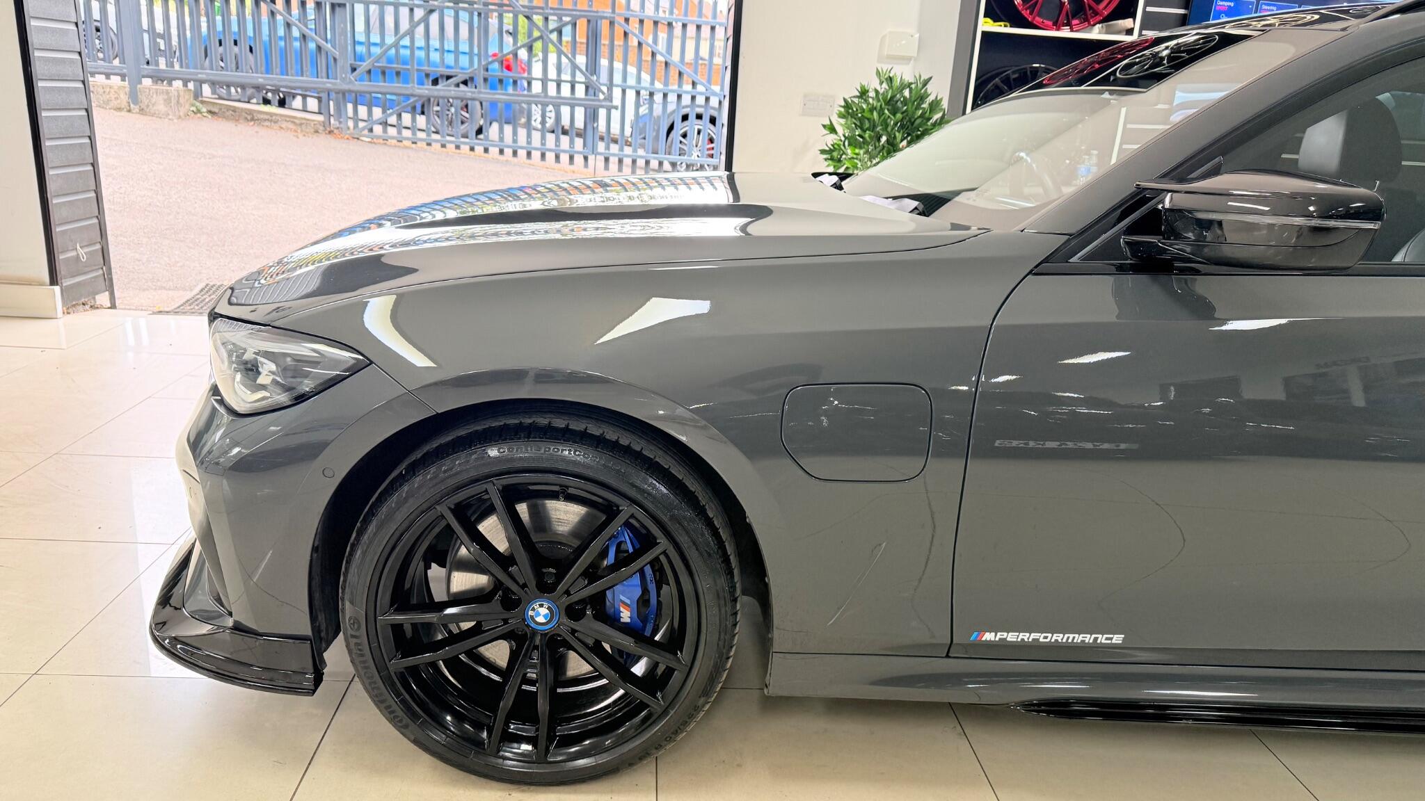 BMW 3 Series view 59