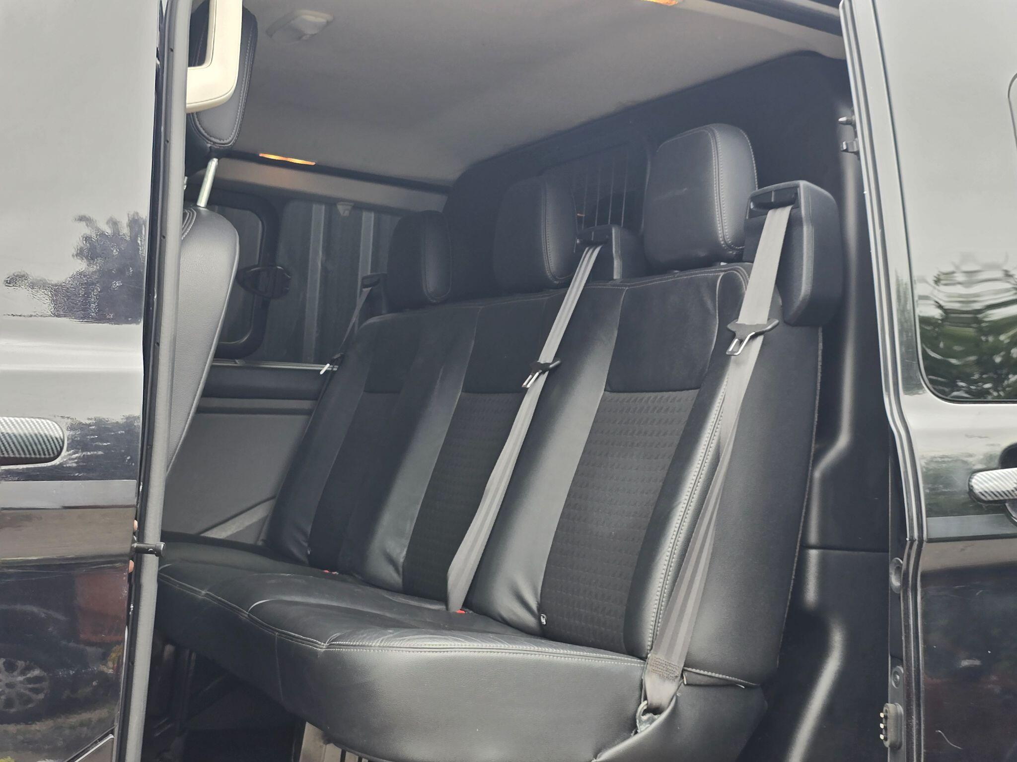 Ford Transit Custom view 18