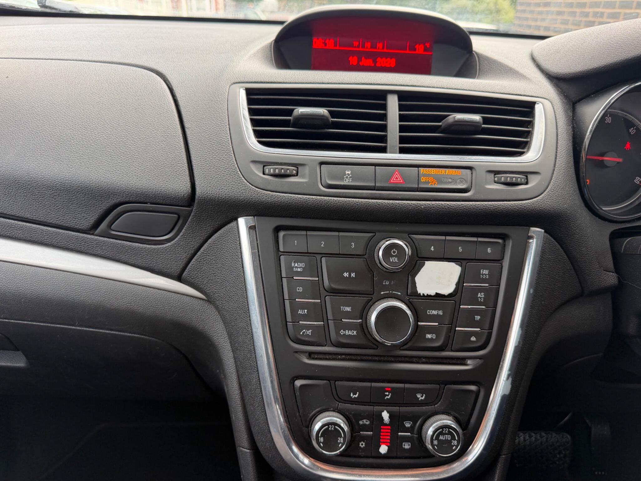 Vauxhall Mokka view 32