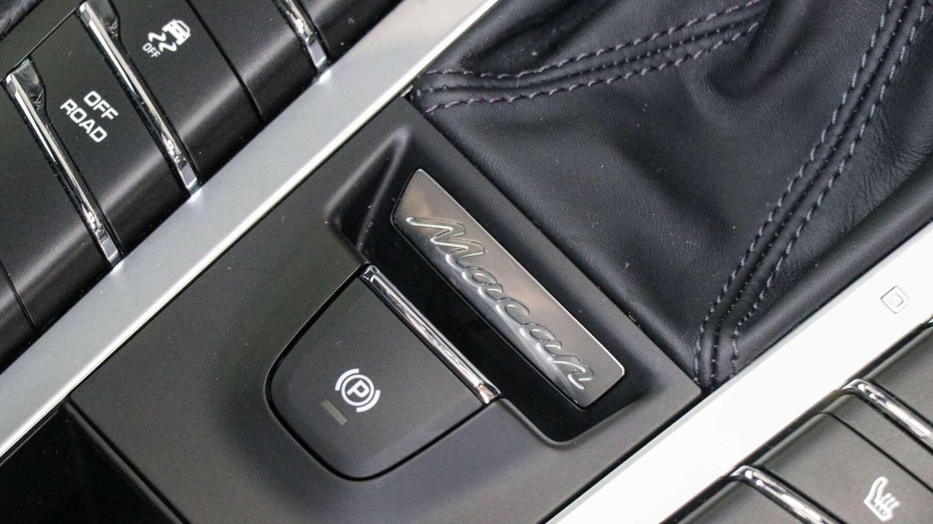 Porsche Macan view 22