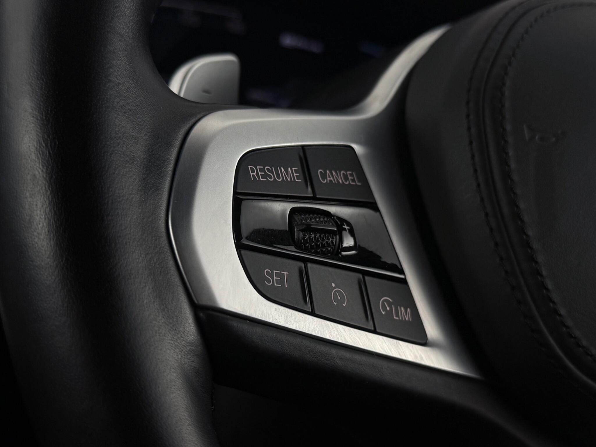 BMW 3 Series view 14