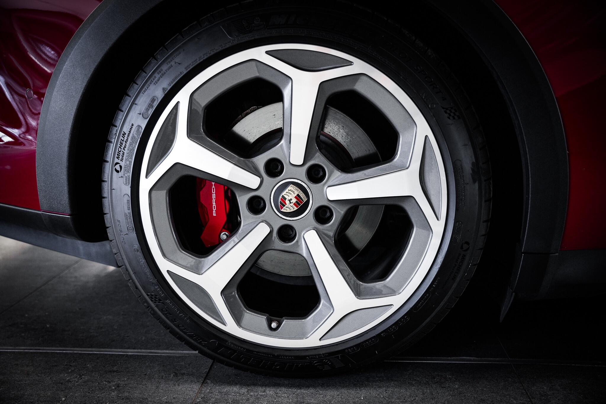 Porsche Taycan view 28