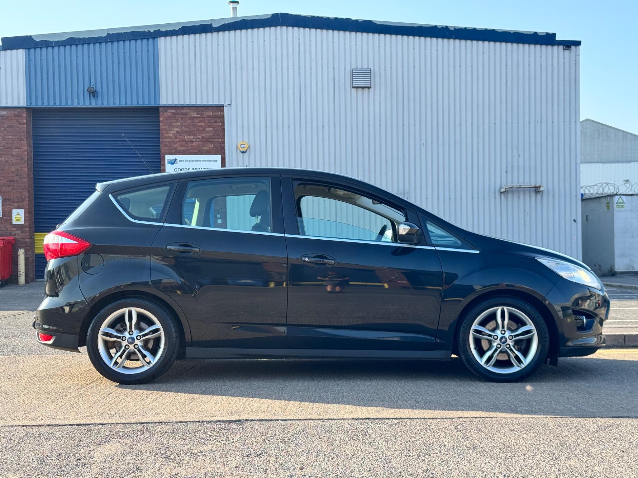 Ford C-Max view 18