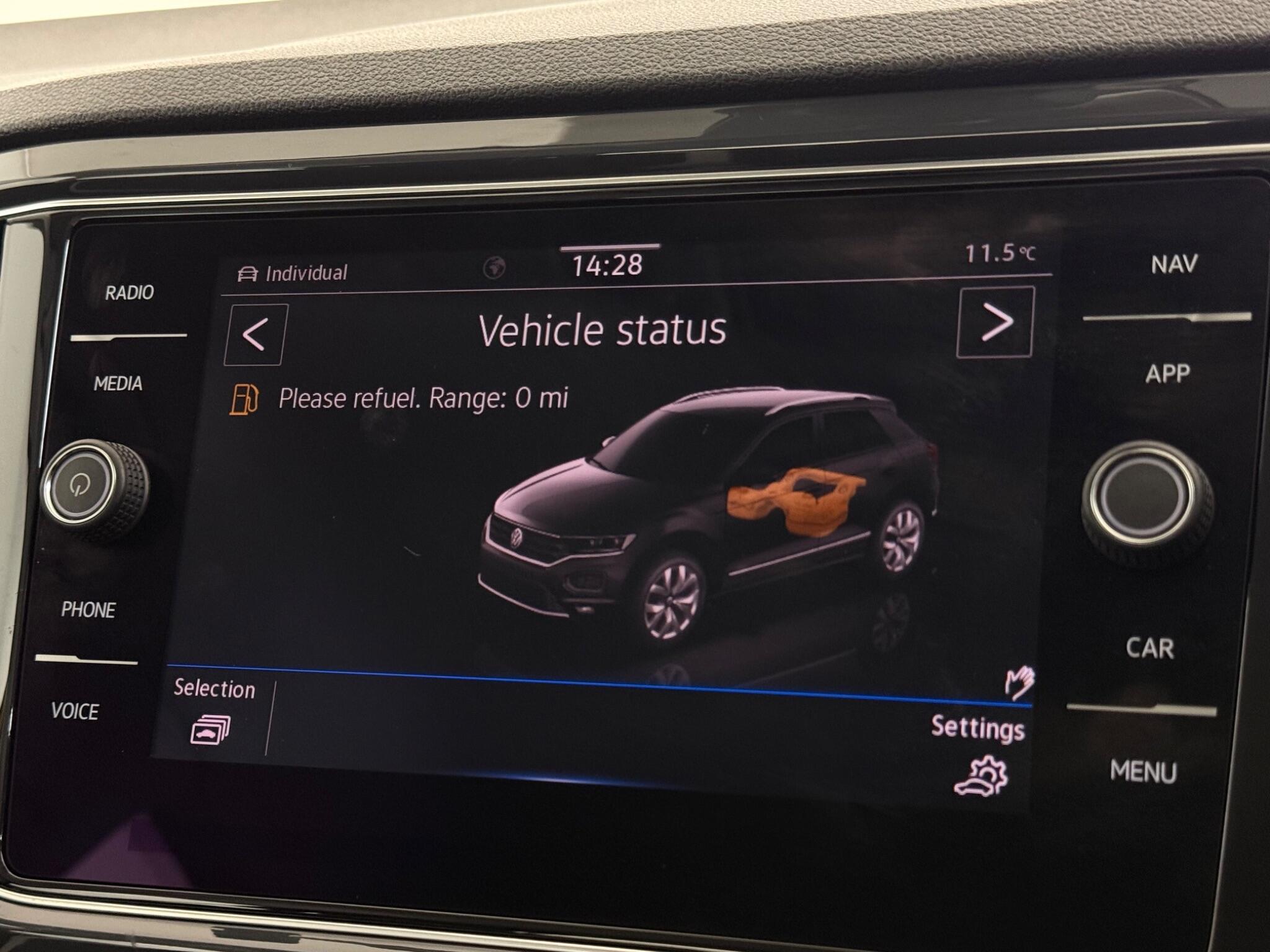 Volkswagen T-Roc view 25
