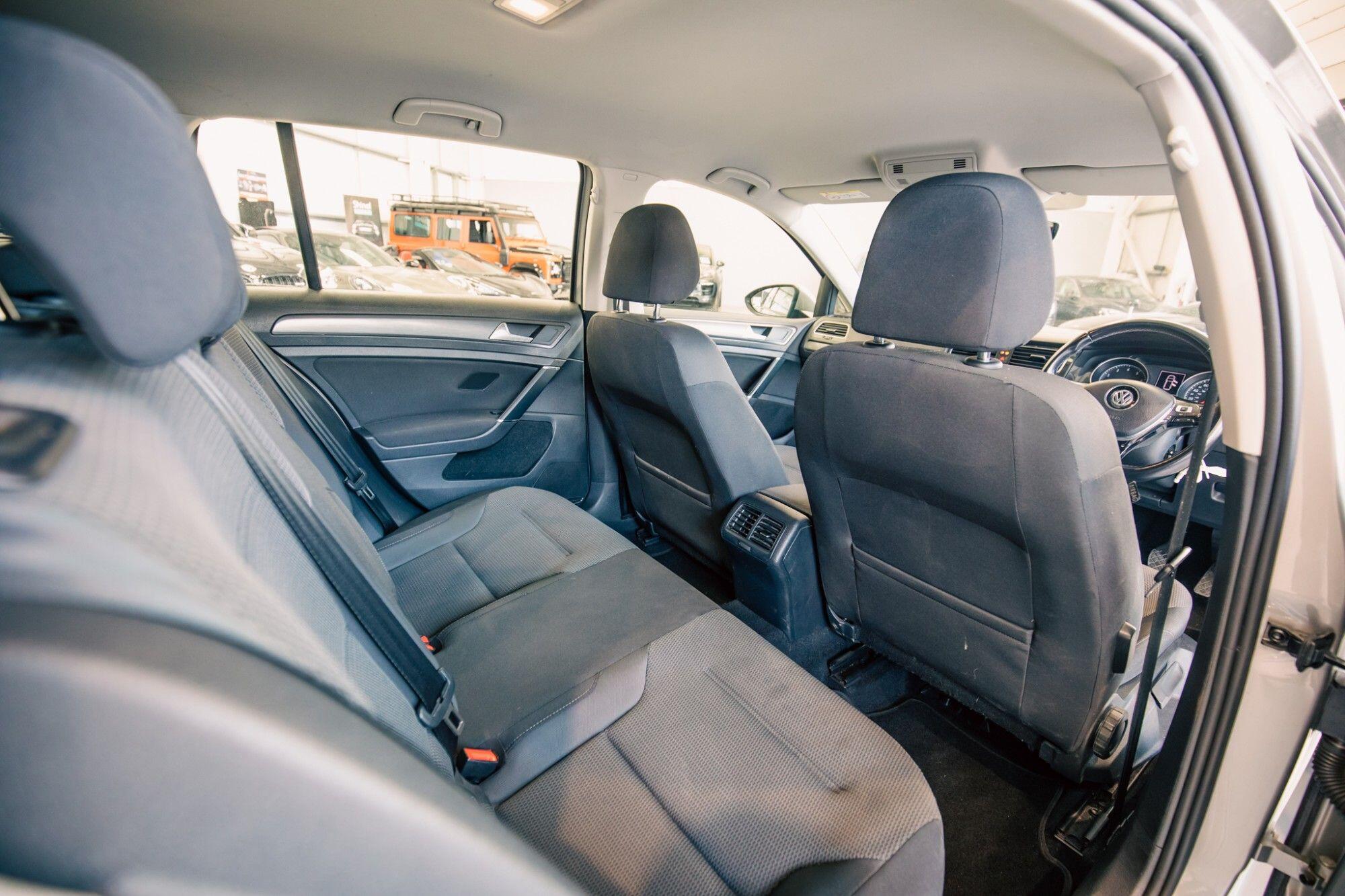 Volkswagen Golf view 8