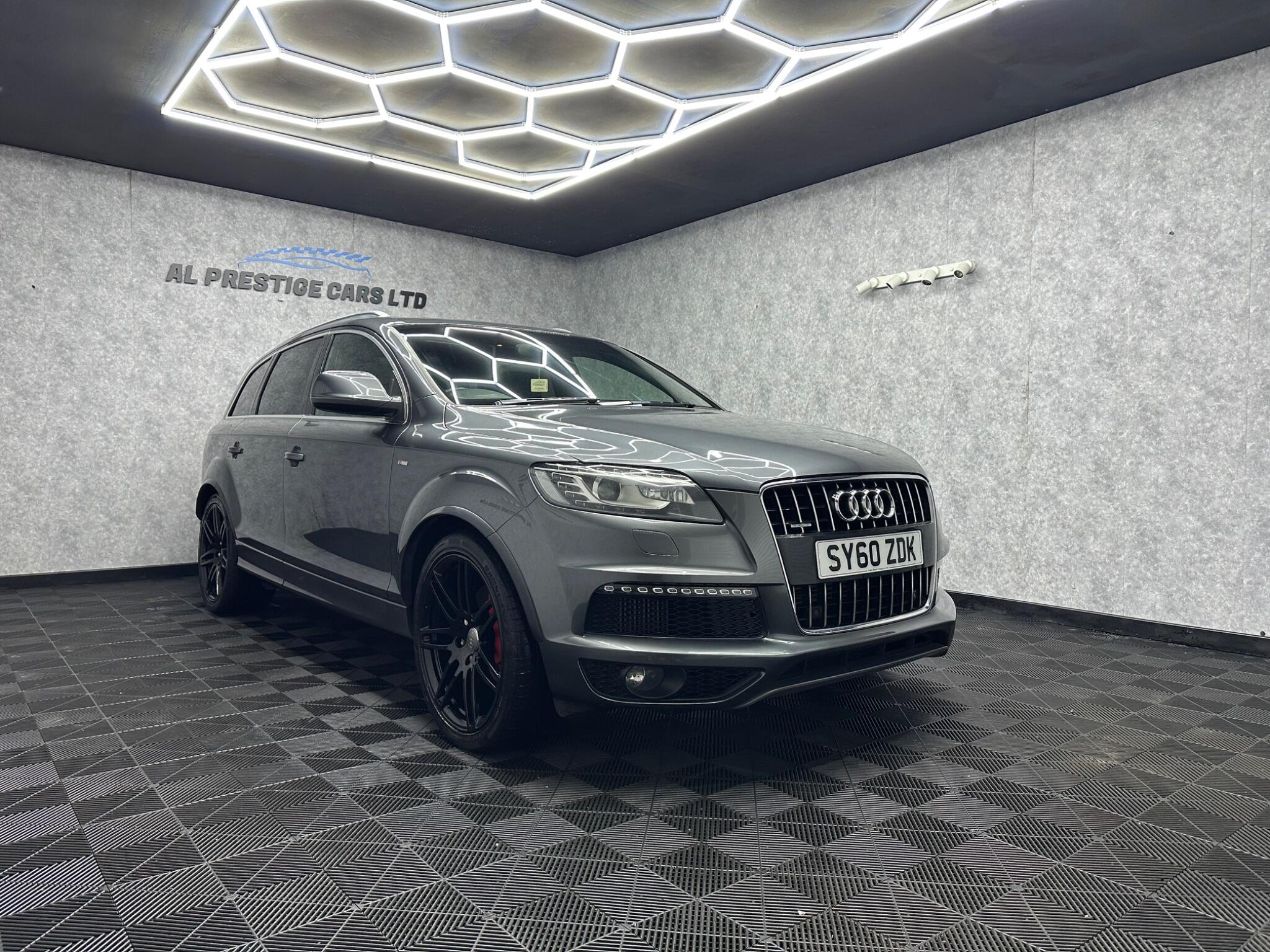 Audi Q7 view 5