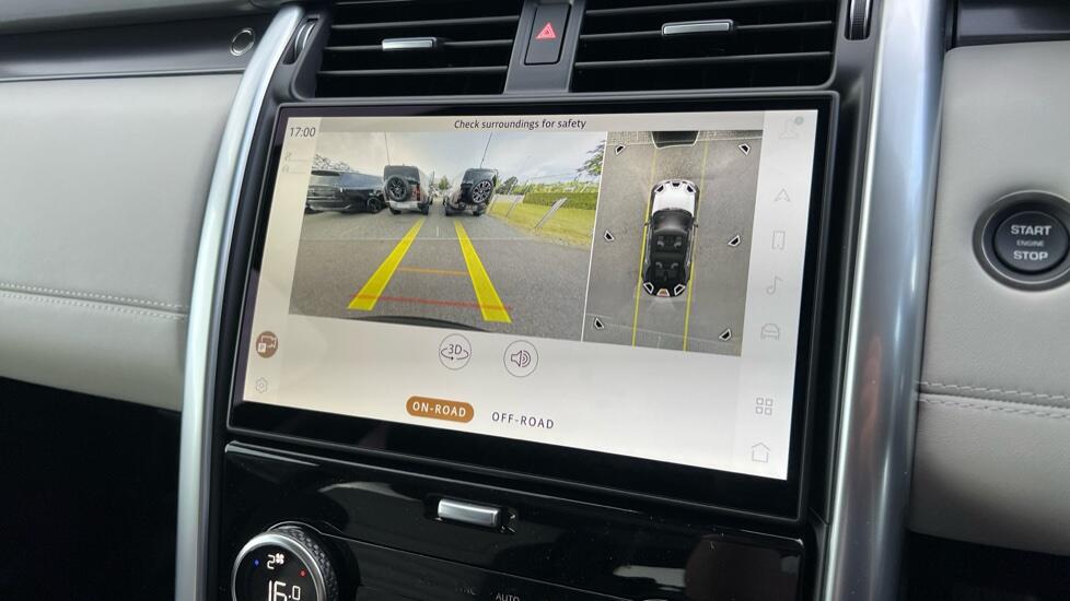 Land Rover Discovery view 12