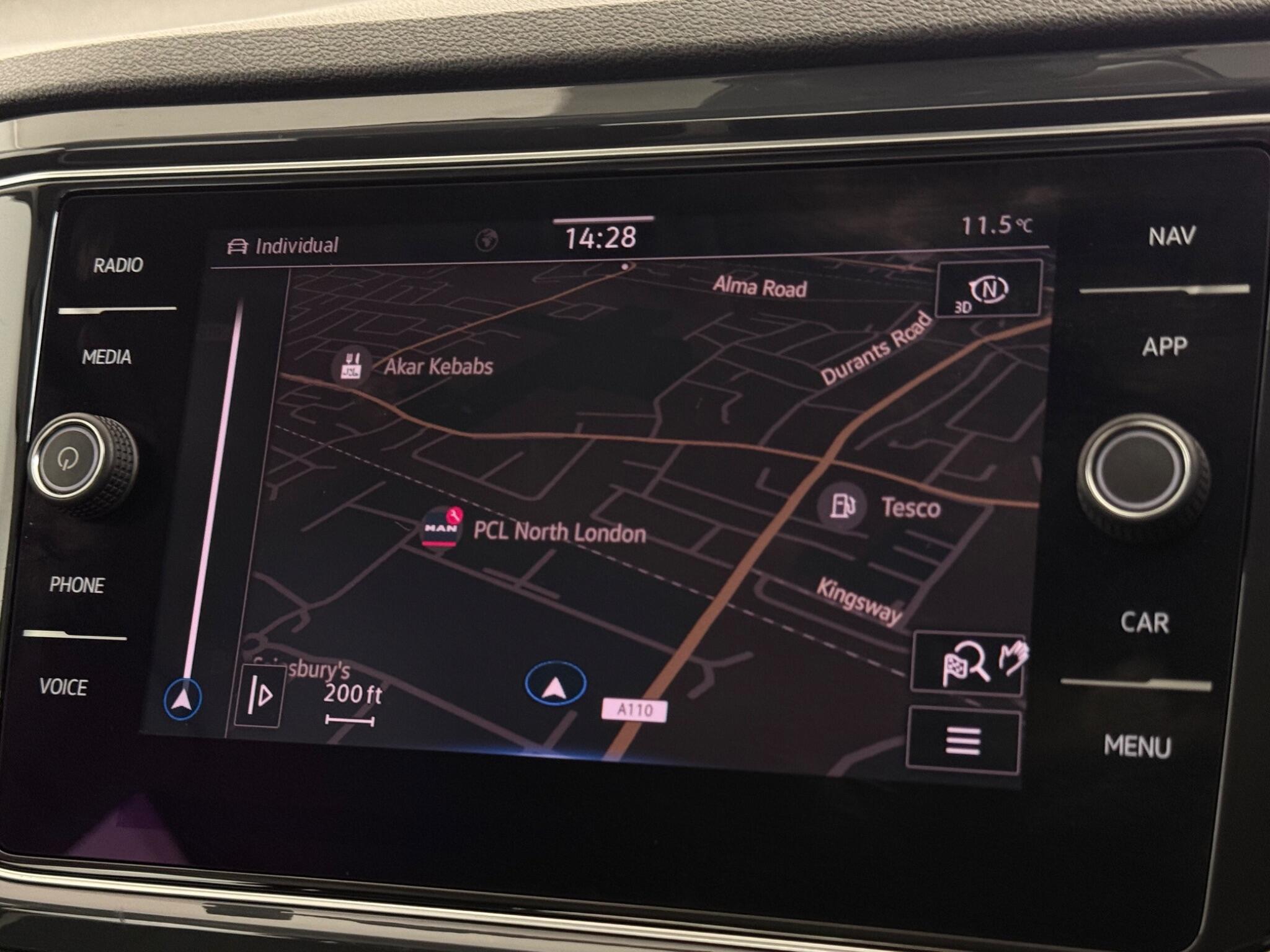 Volkswagen T-Roc view 27