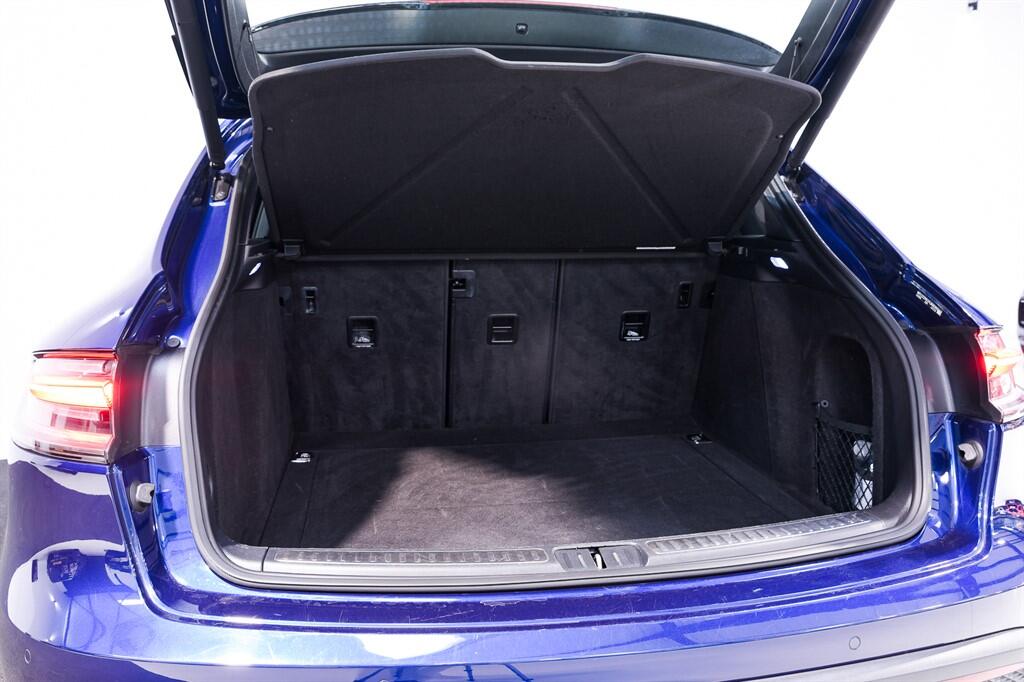 Porsche Macan view 30