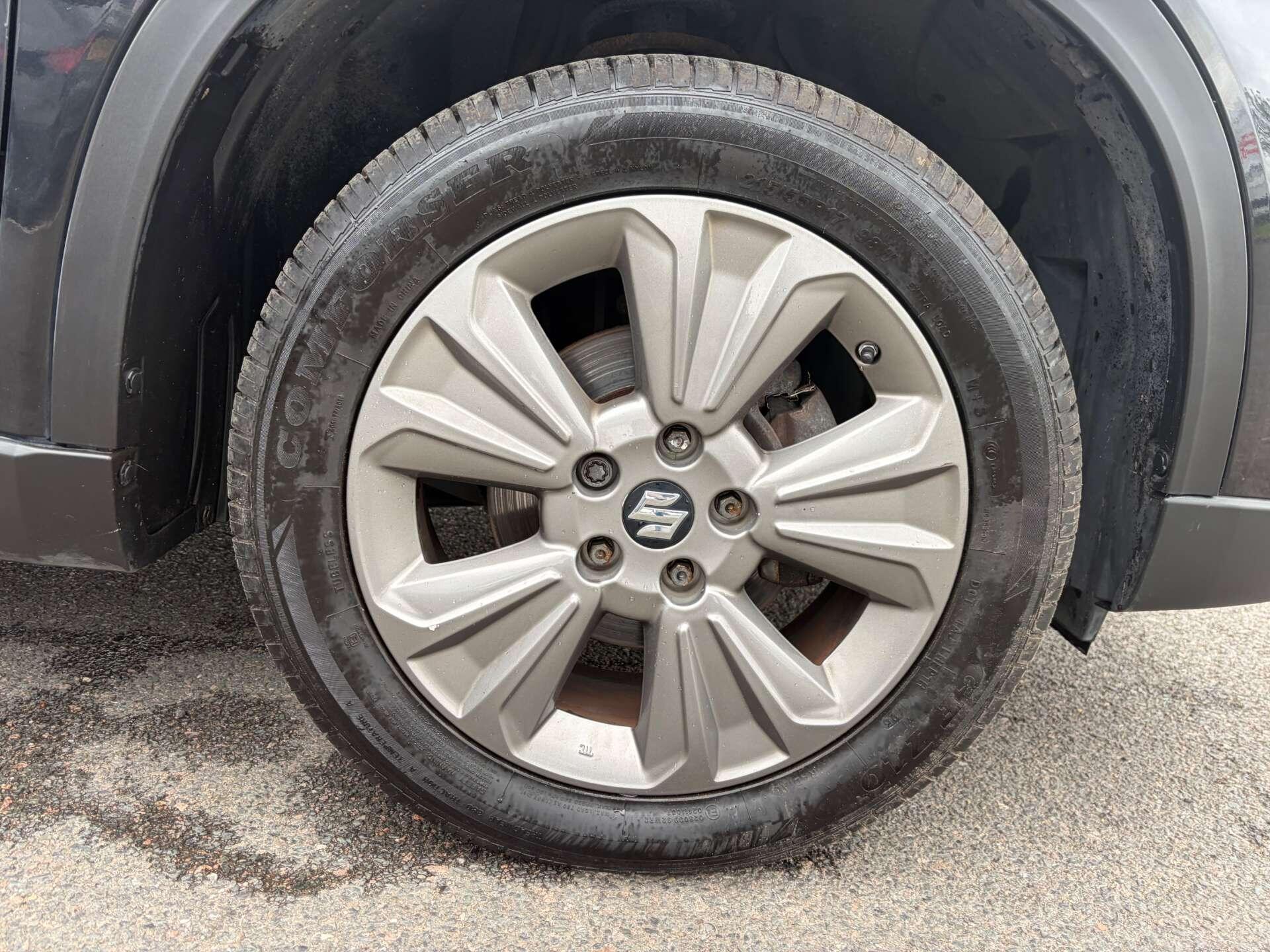 Suzuki Vitara view 12
