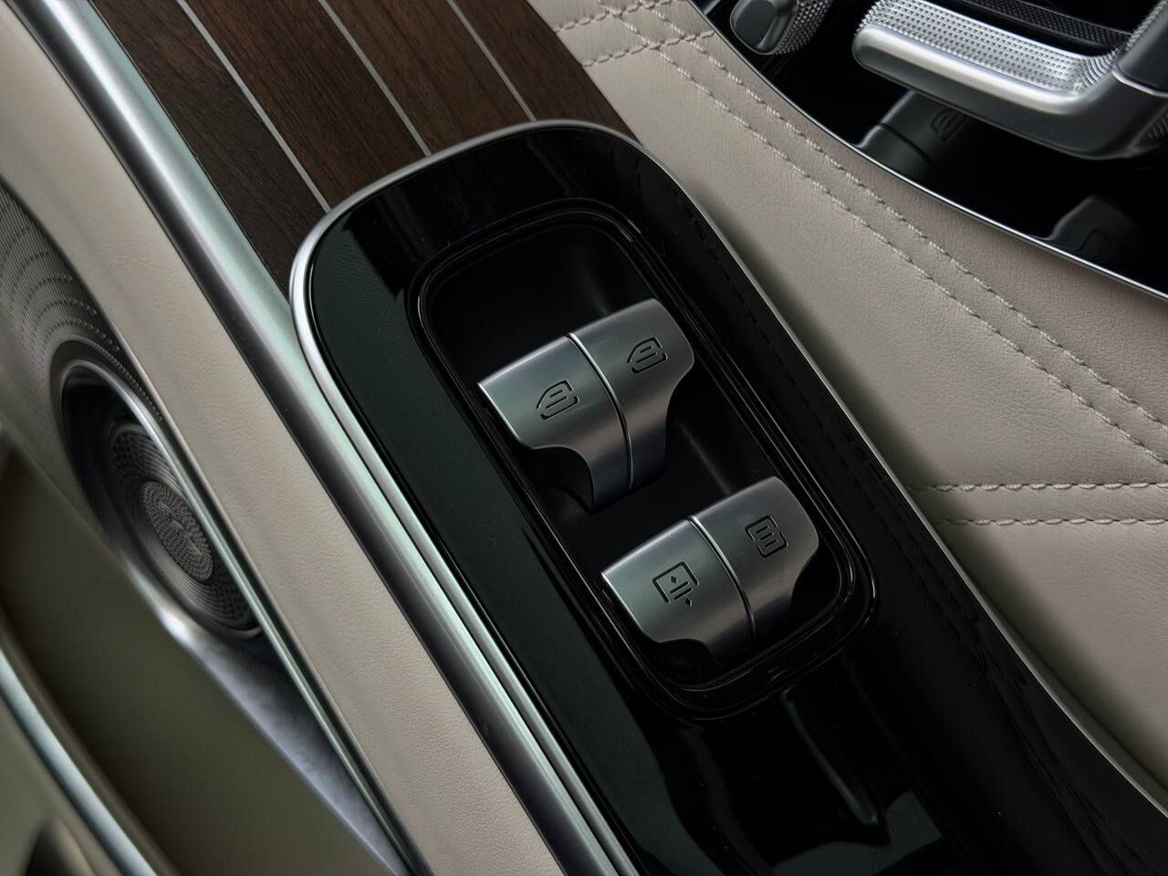 Mercedes-Benz S-Class view 41