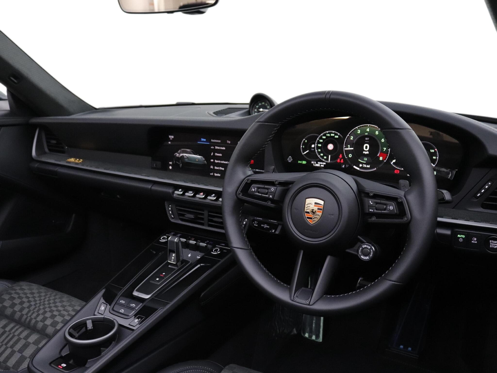 Porsche 911 view 9