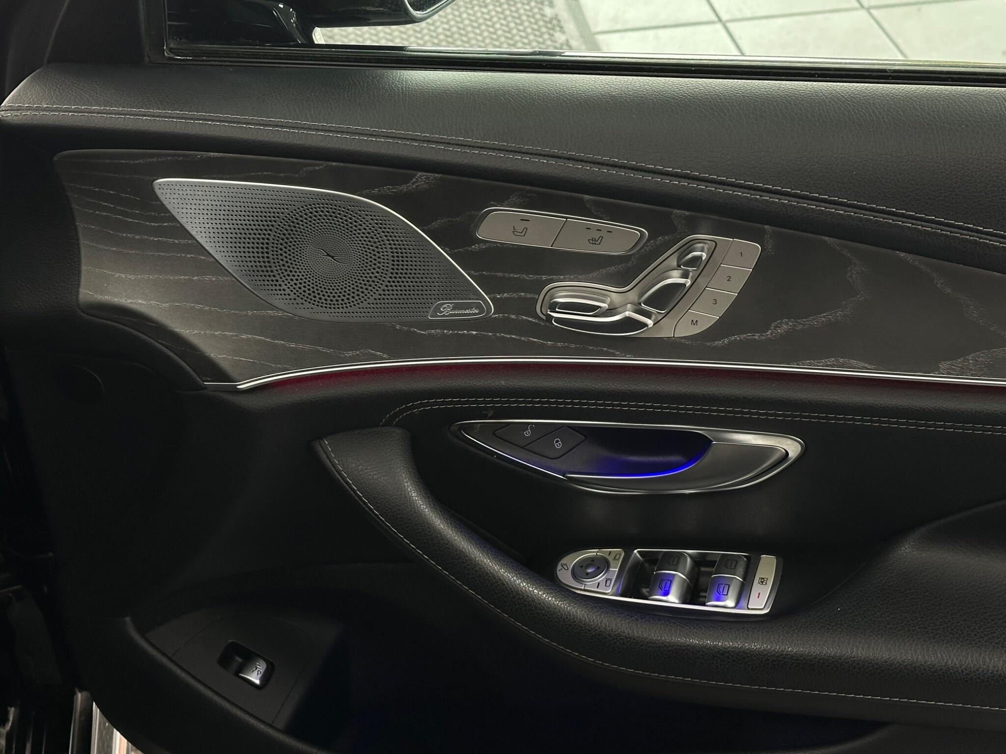 Mercedes-Benz CLS view 22