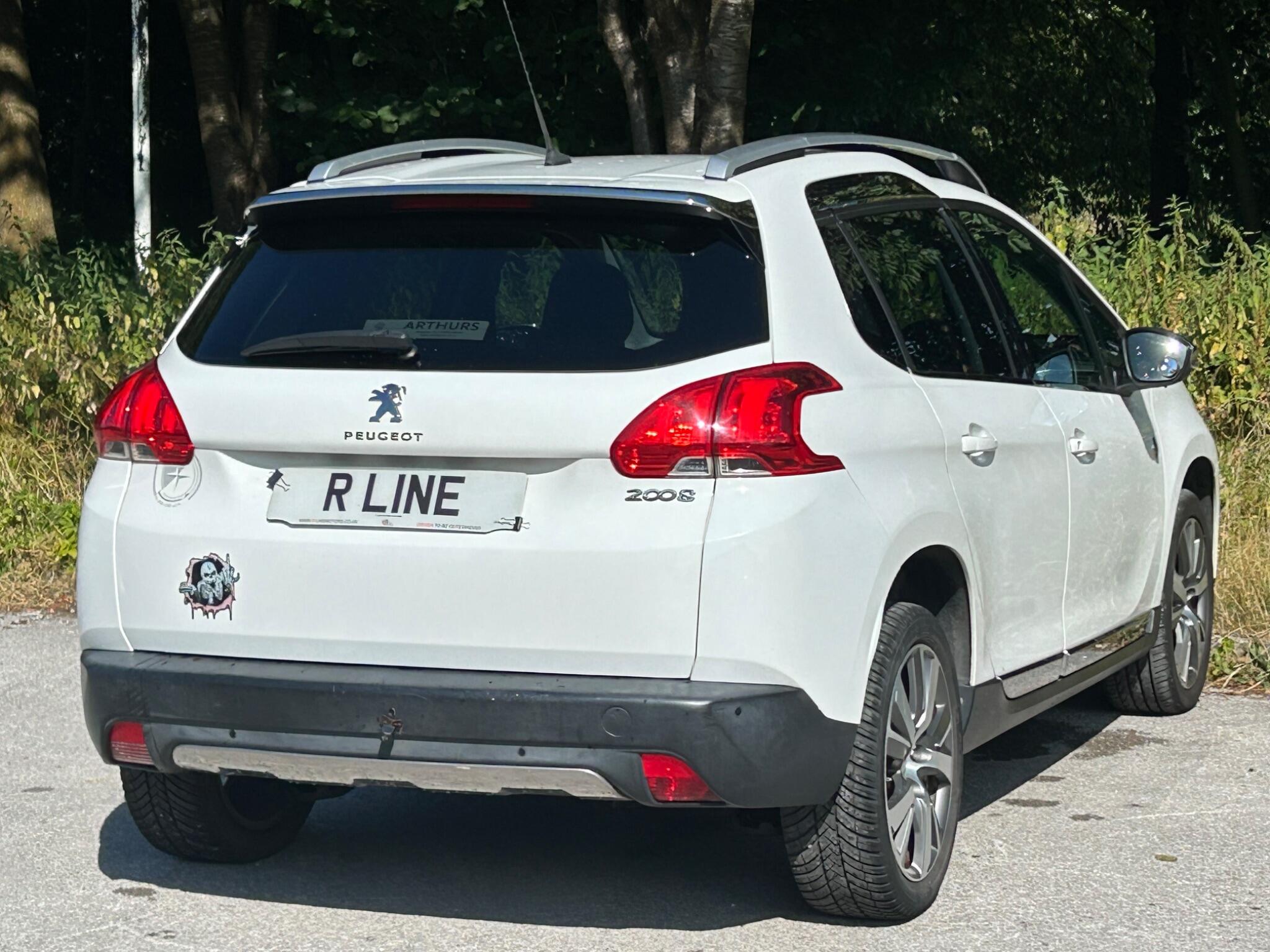 Peugeot 2008 view 11