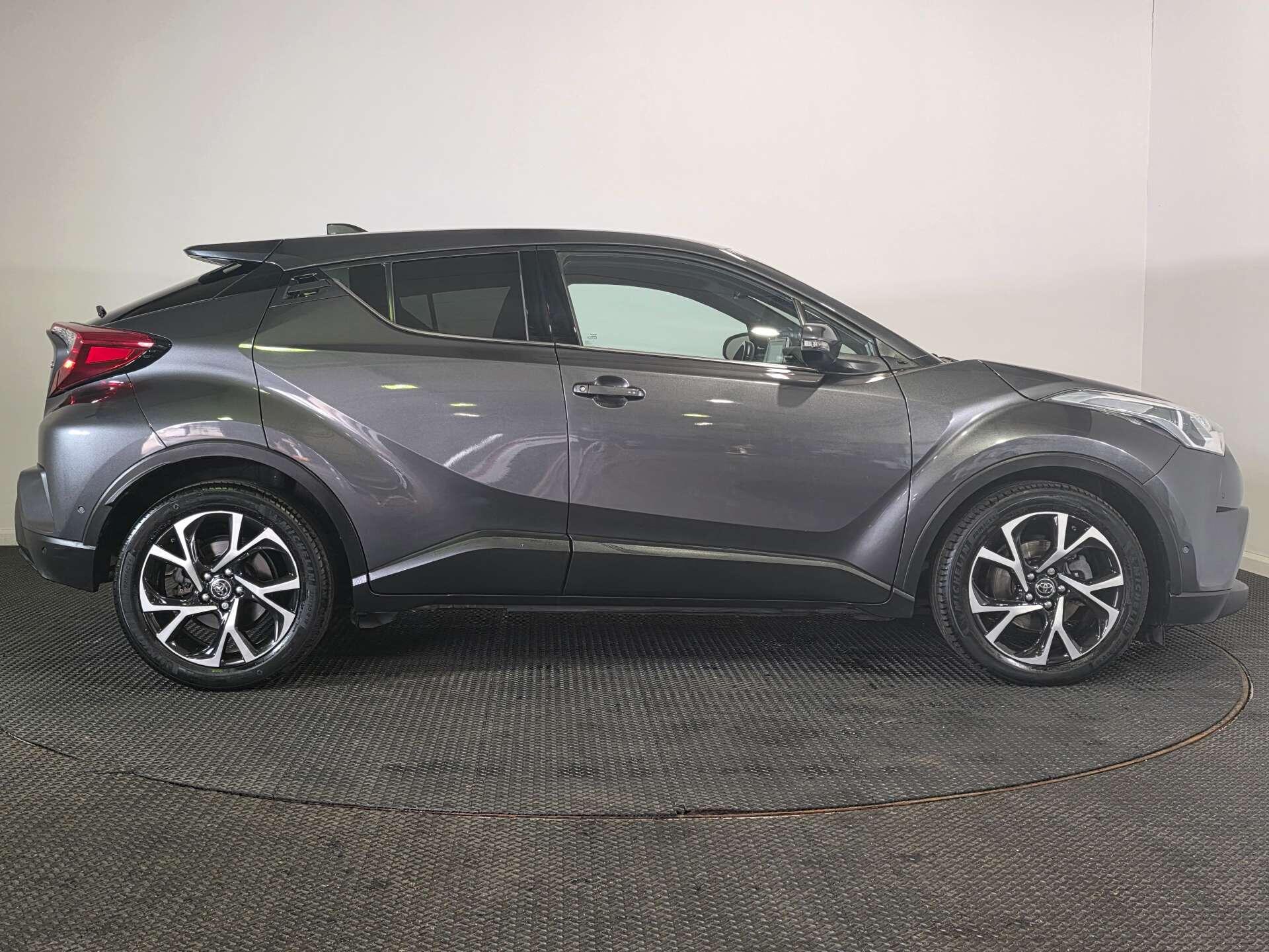Toyota C-HR view 8