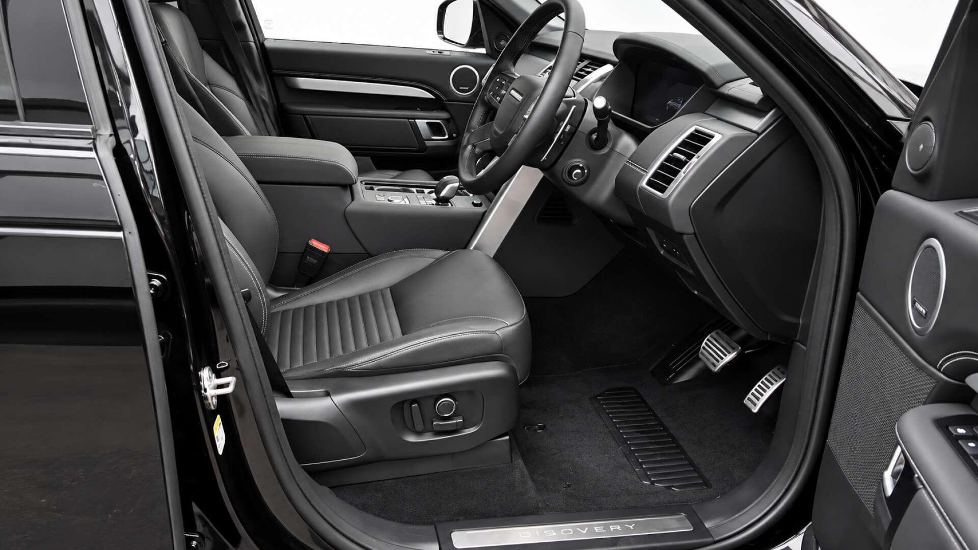 Land Rover Discovery view 2