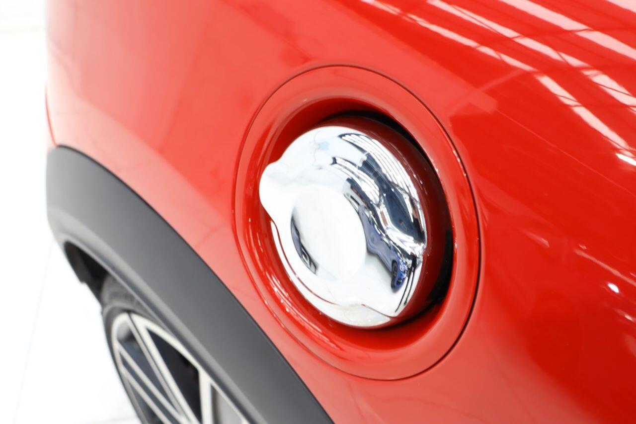Mini Convertible view 9