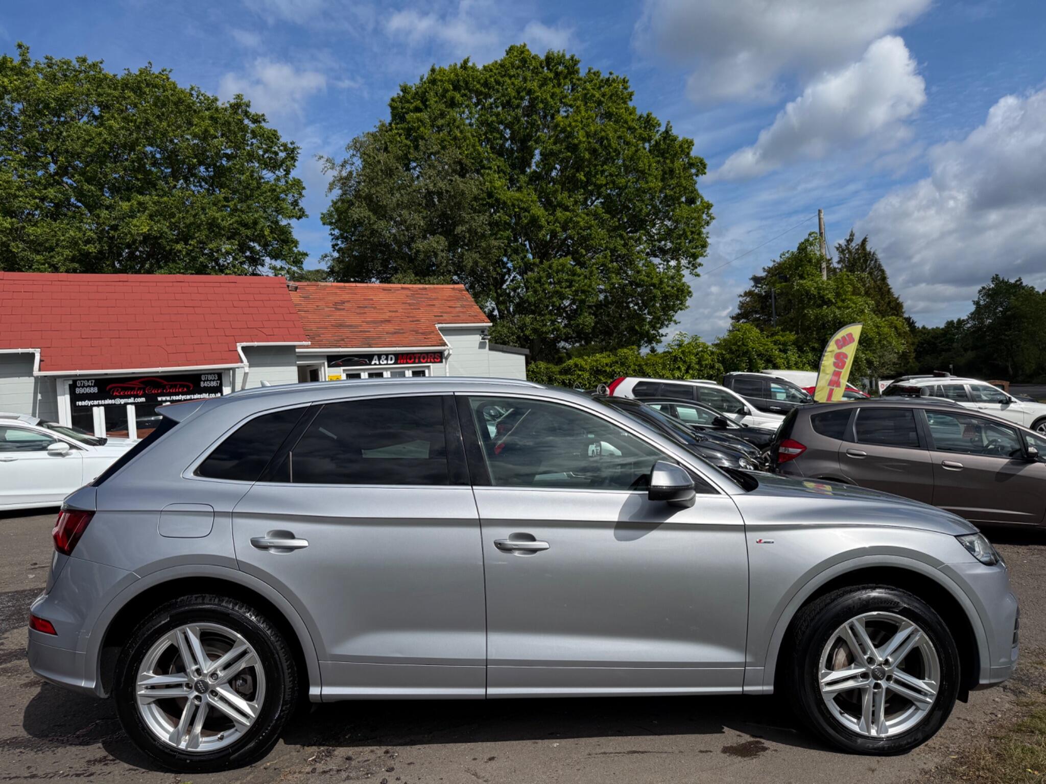 Audi Q5 view 13