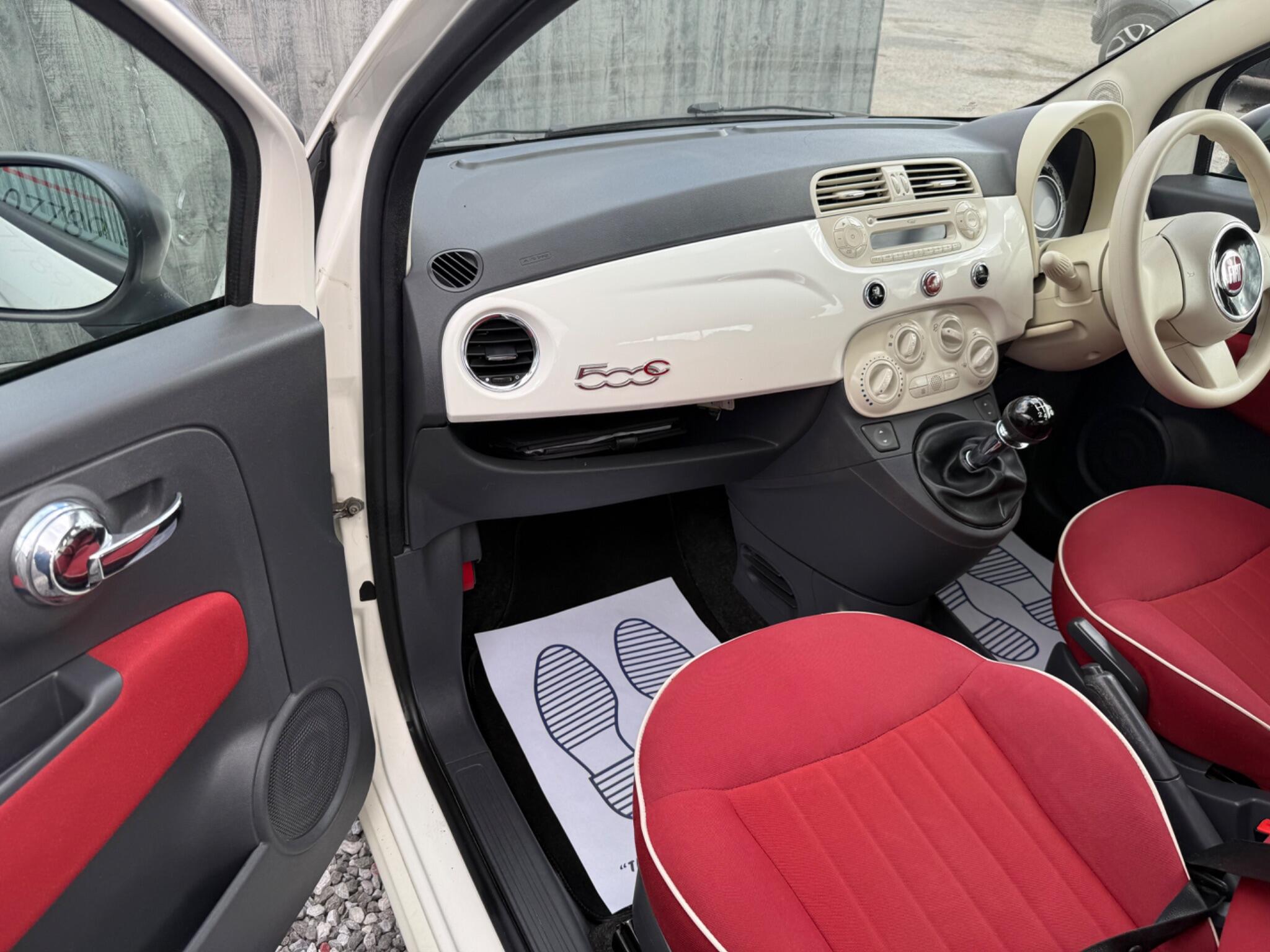 2010 Fiat 500C image 17