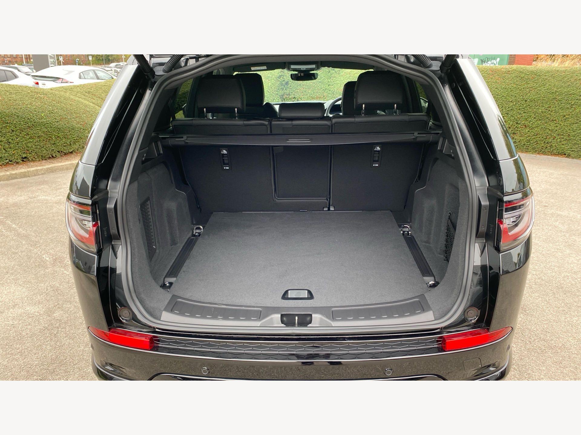 Land Rover Discovery Sport view 12