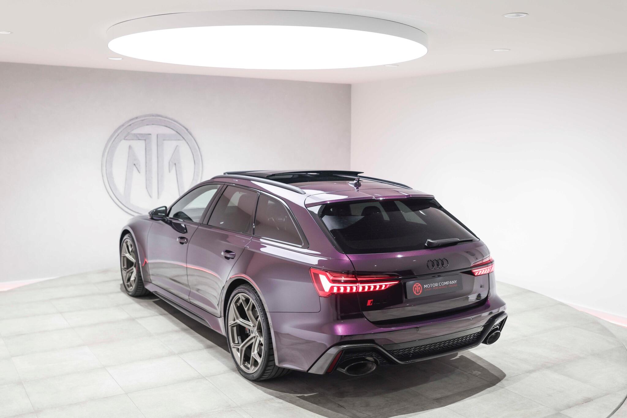 Audi RS6 Avant view 11