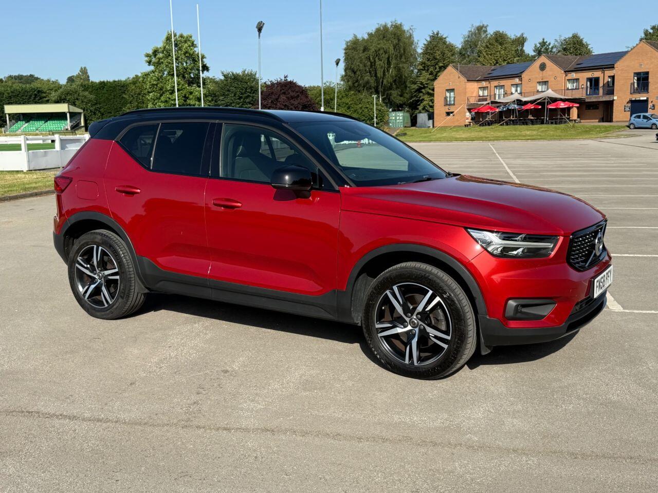 Volvo XC40 view 10