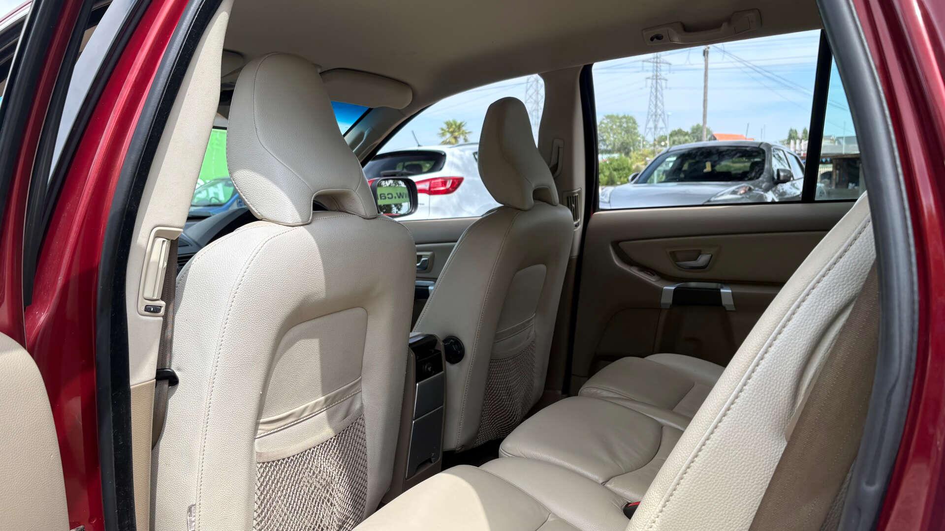 Volvo XC90 view 13