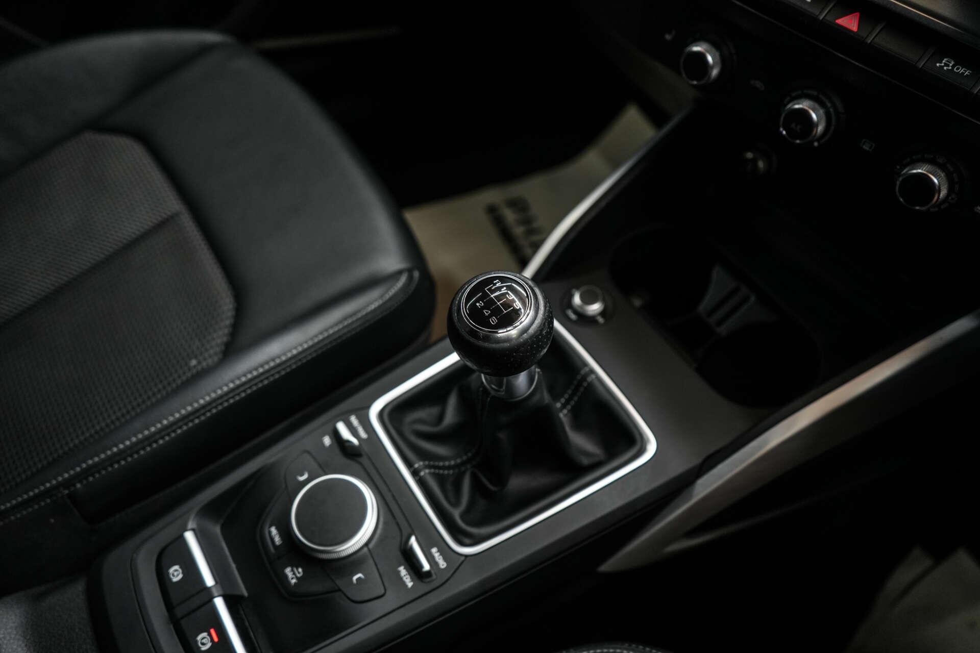 Audi Q2 view 38