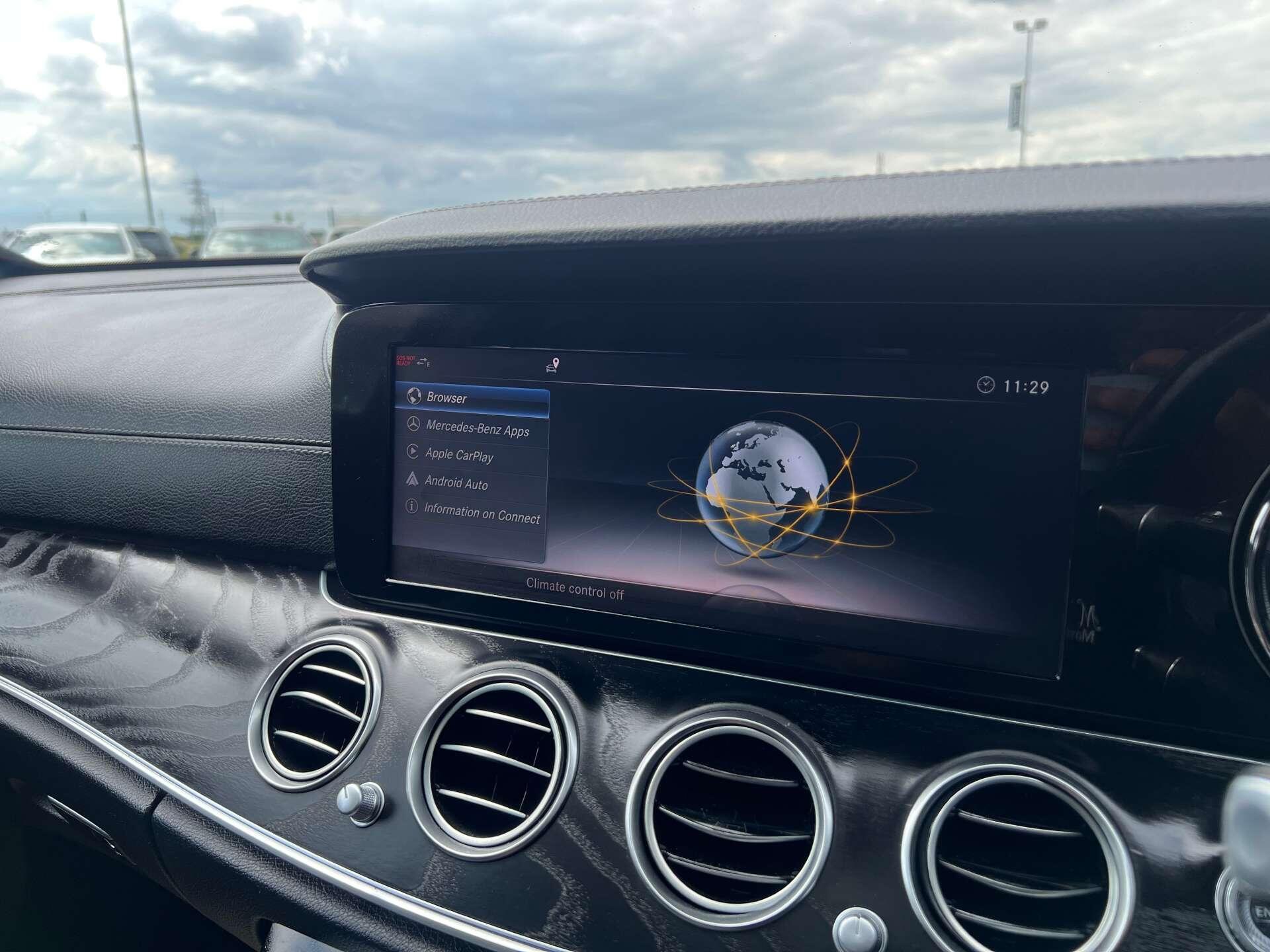 Mercedes-Benz E-Class view 33