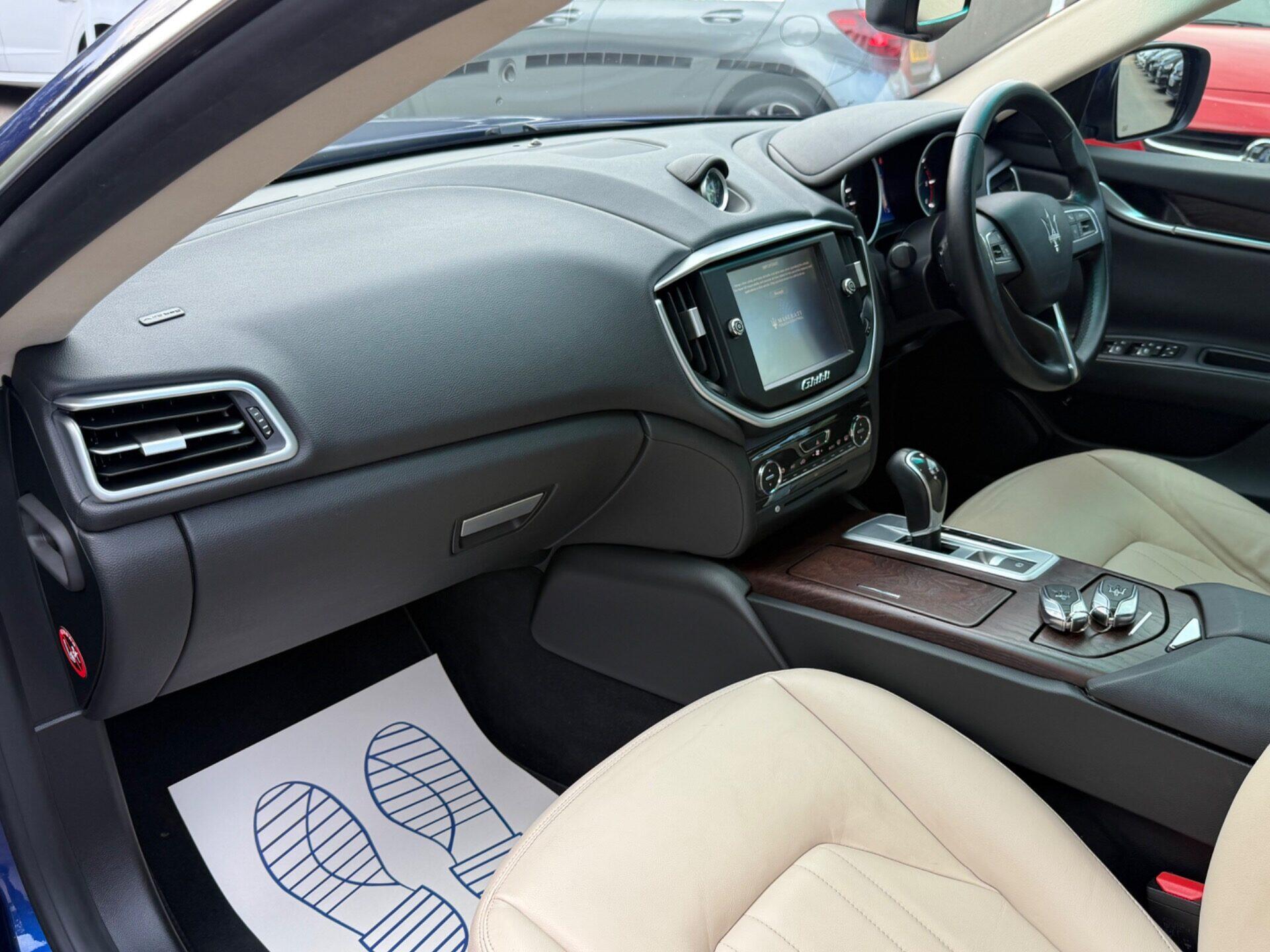 Maserati Ghibli view 17