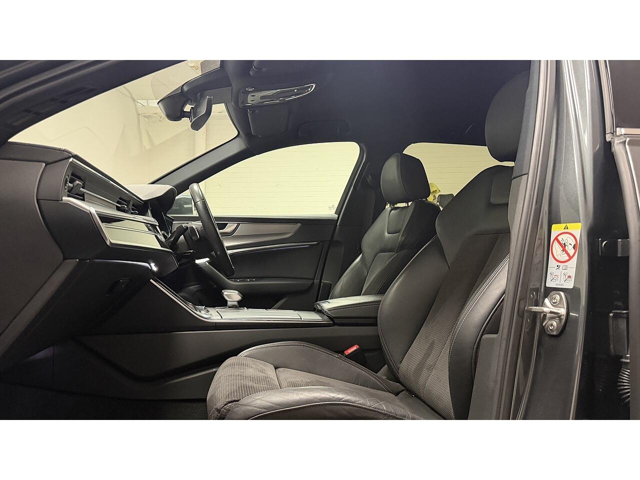 Audi A6 view 24