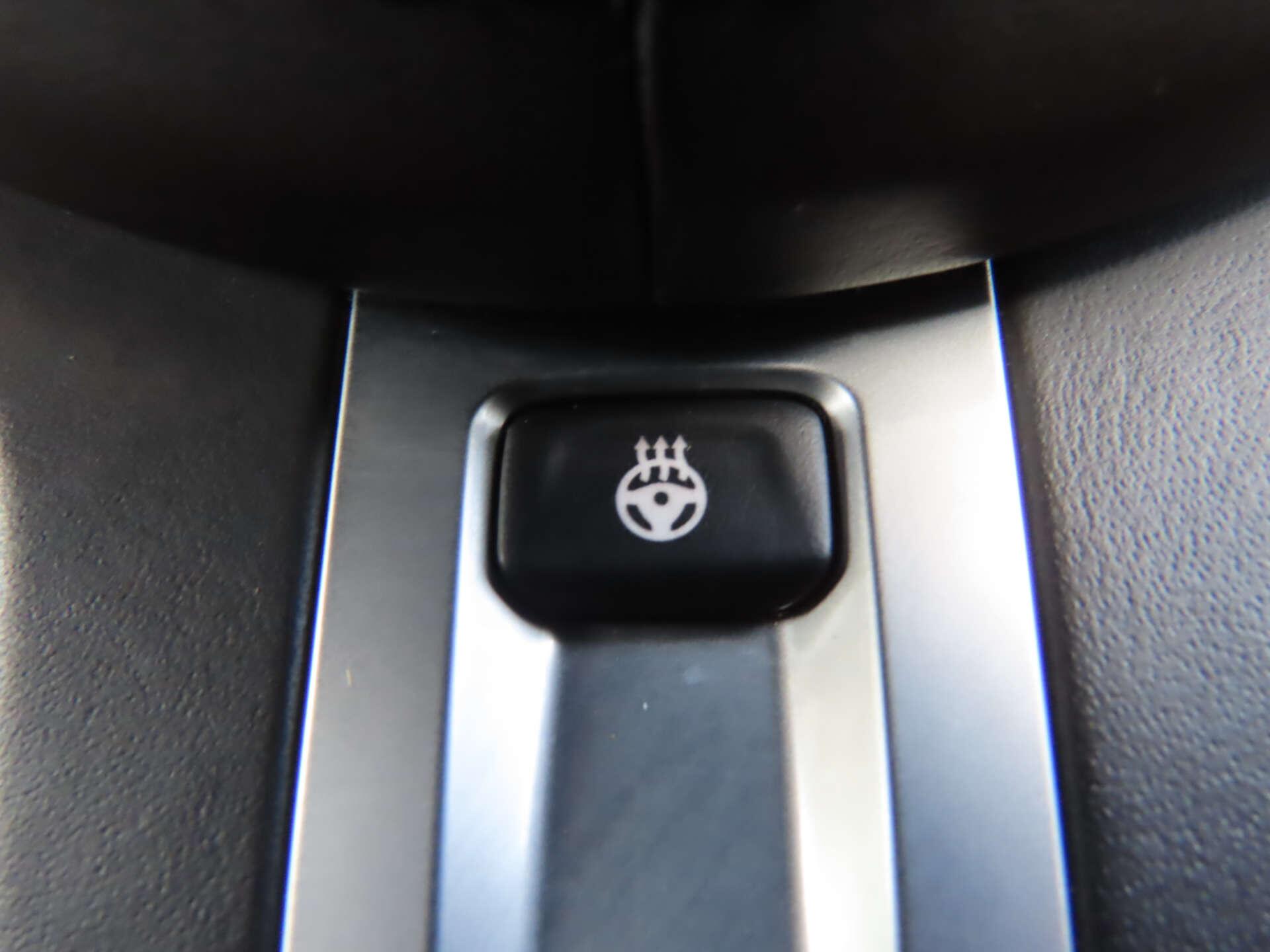 BMW 5 Series view 16