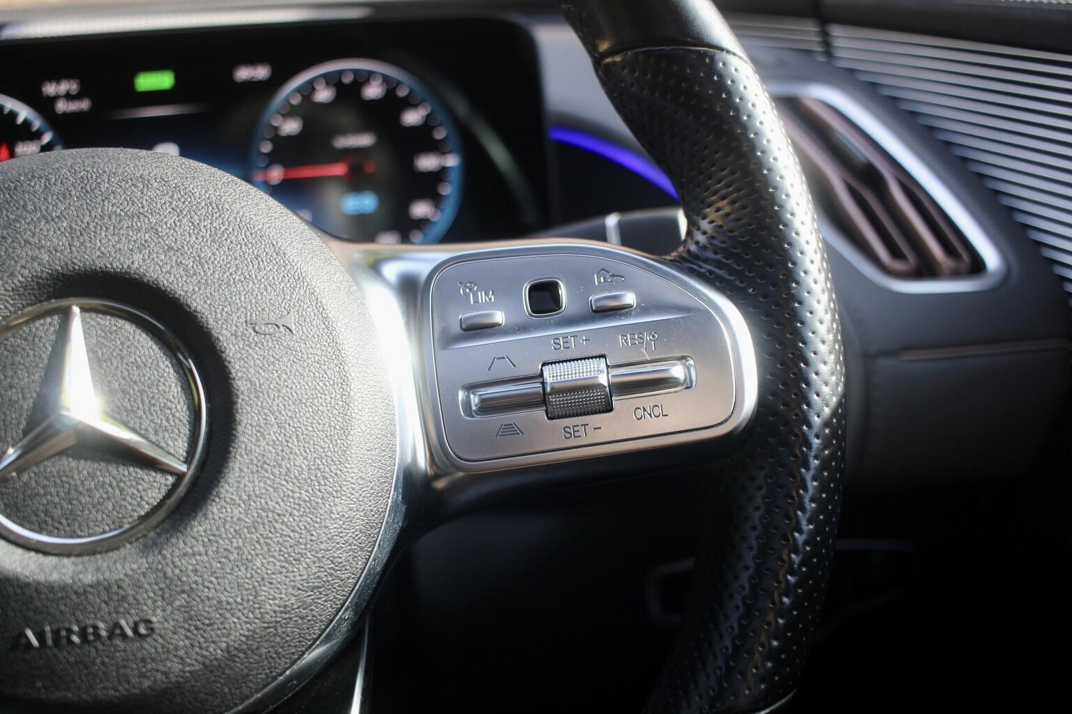 Mercedes-Benz Eqc view 35