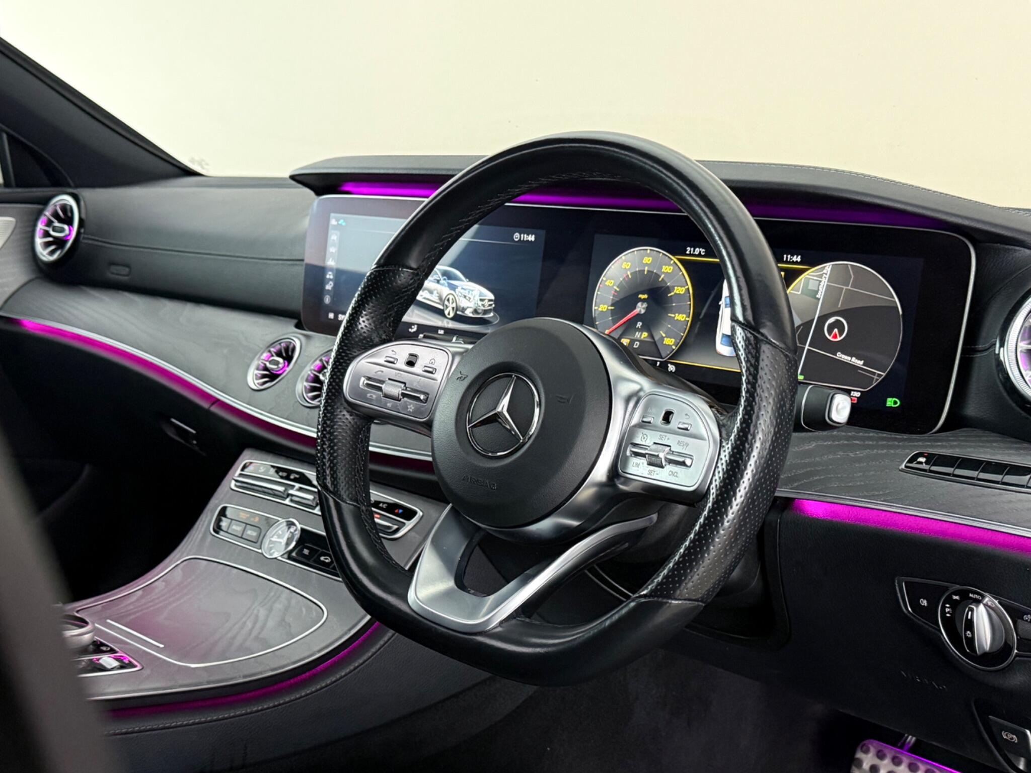 Mercedes-Benz CLS view 3