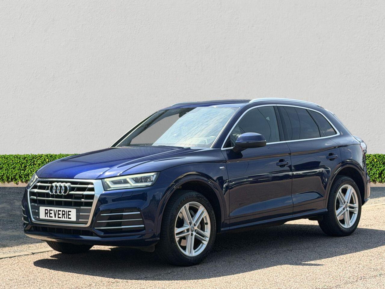 Audi Q5 view 3