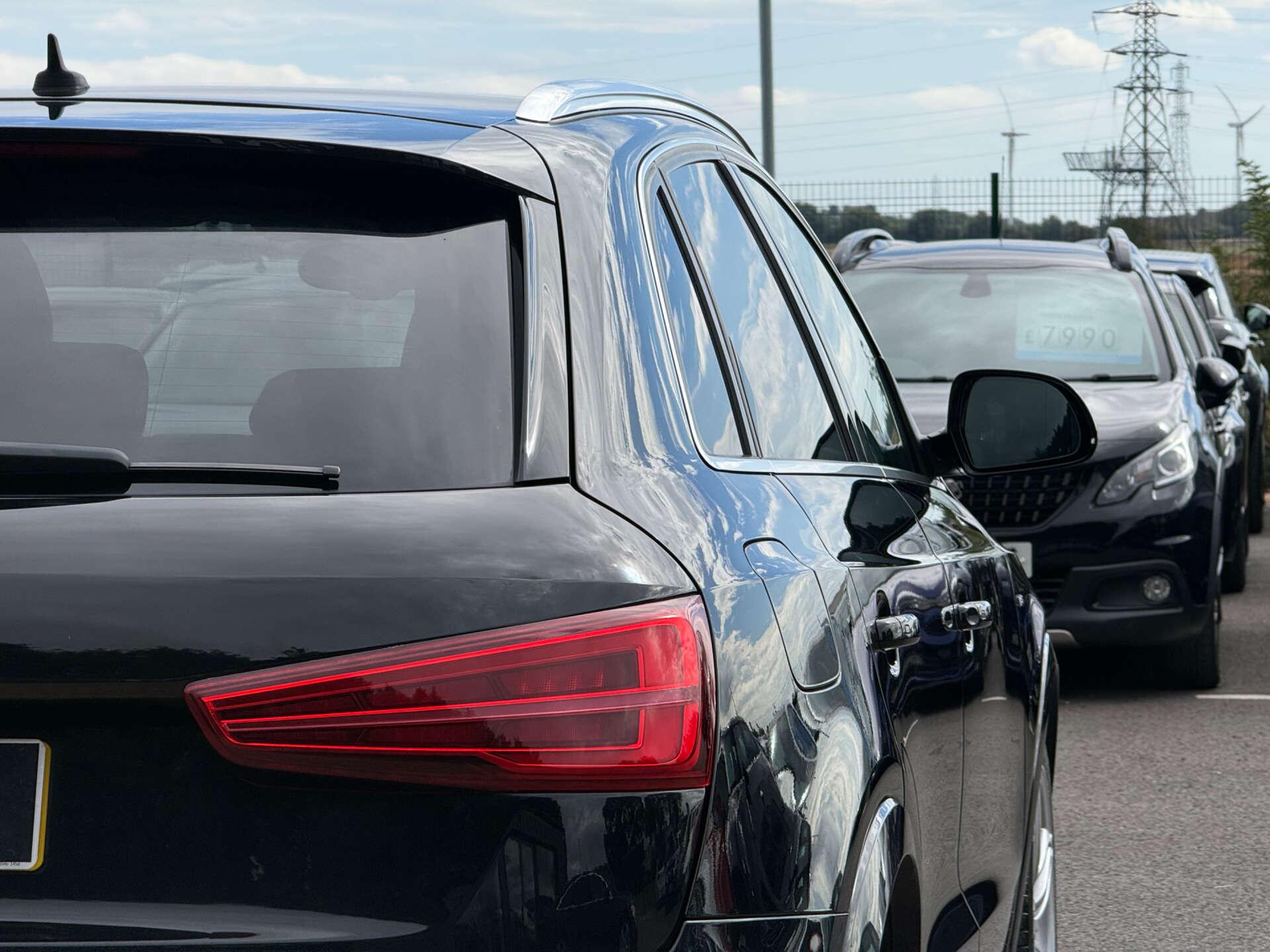 Audi Q3 view 24