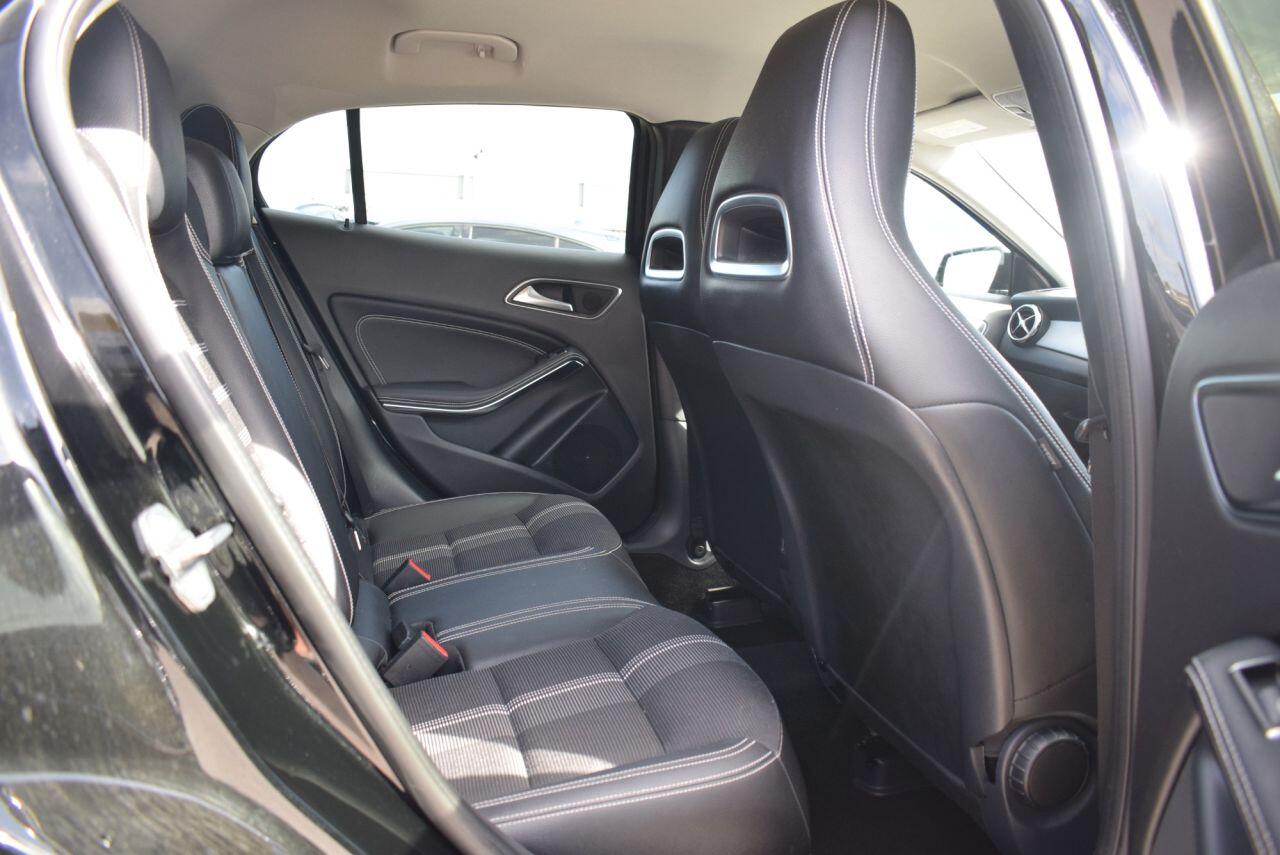 Mercedes-Benz Gla view 18