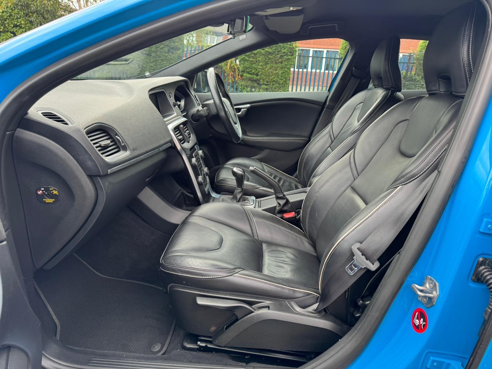 Volvo V40 view 12