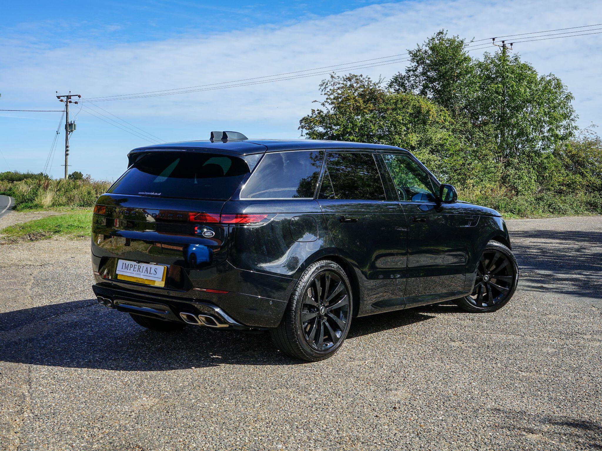Land Rover Range Rover Sport view 4