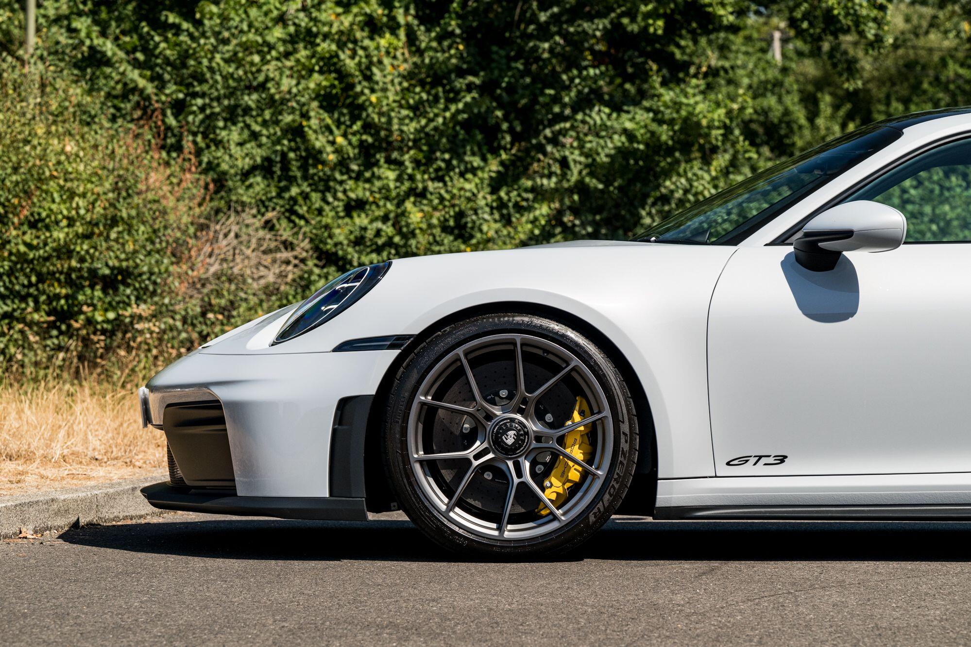 Porsche 911 view 17